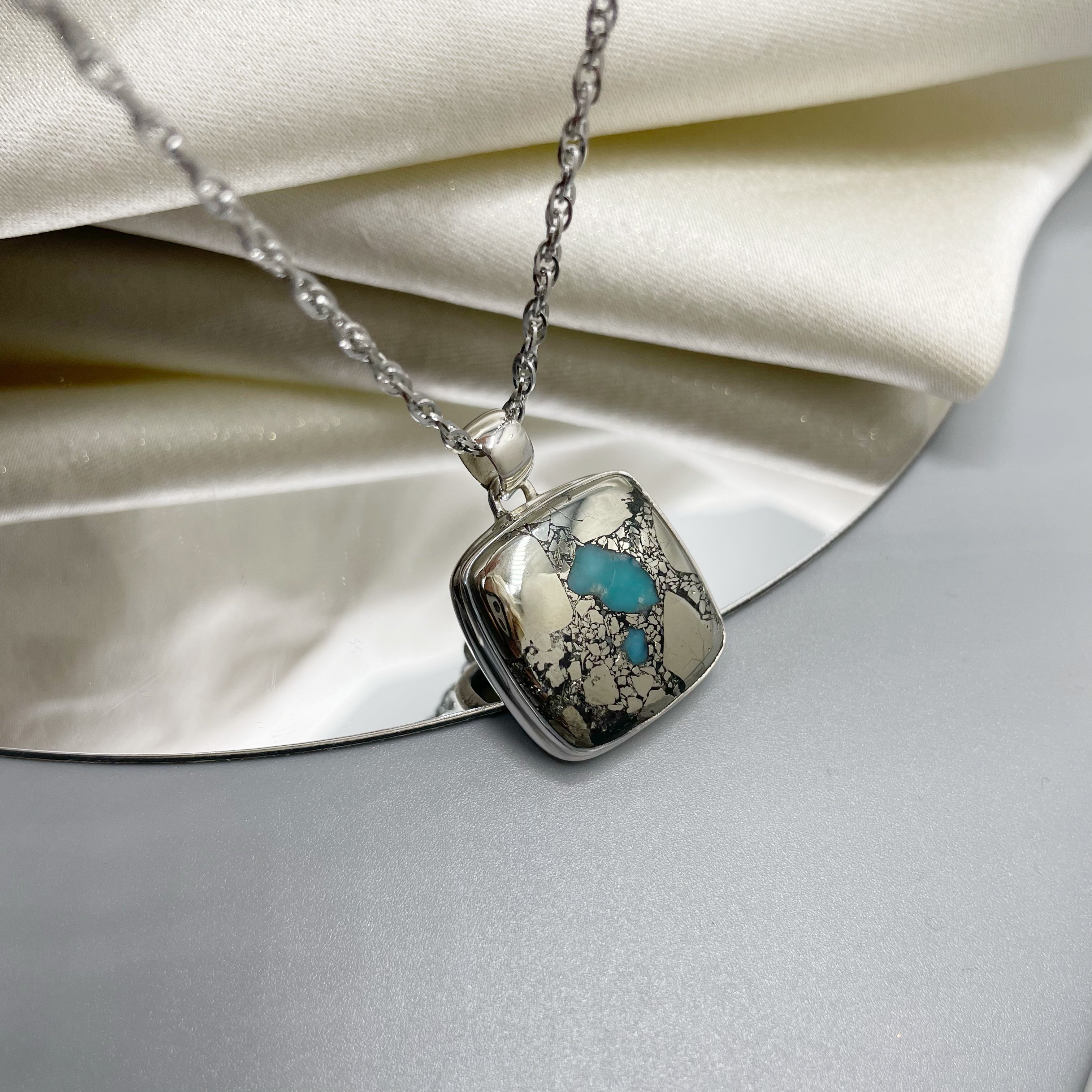 Ciondolo Turchese Naturale in Pirite | Argento 925 - Quadrato