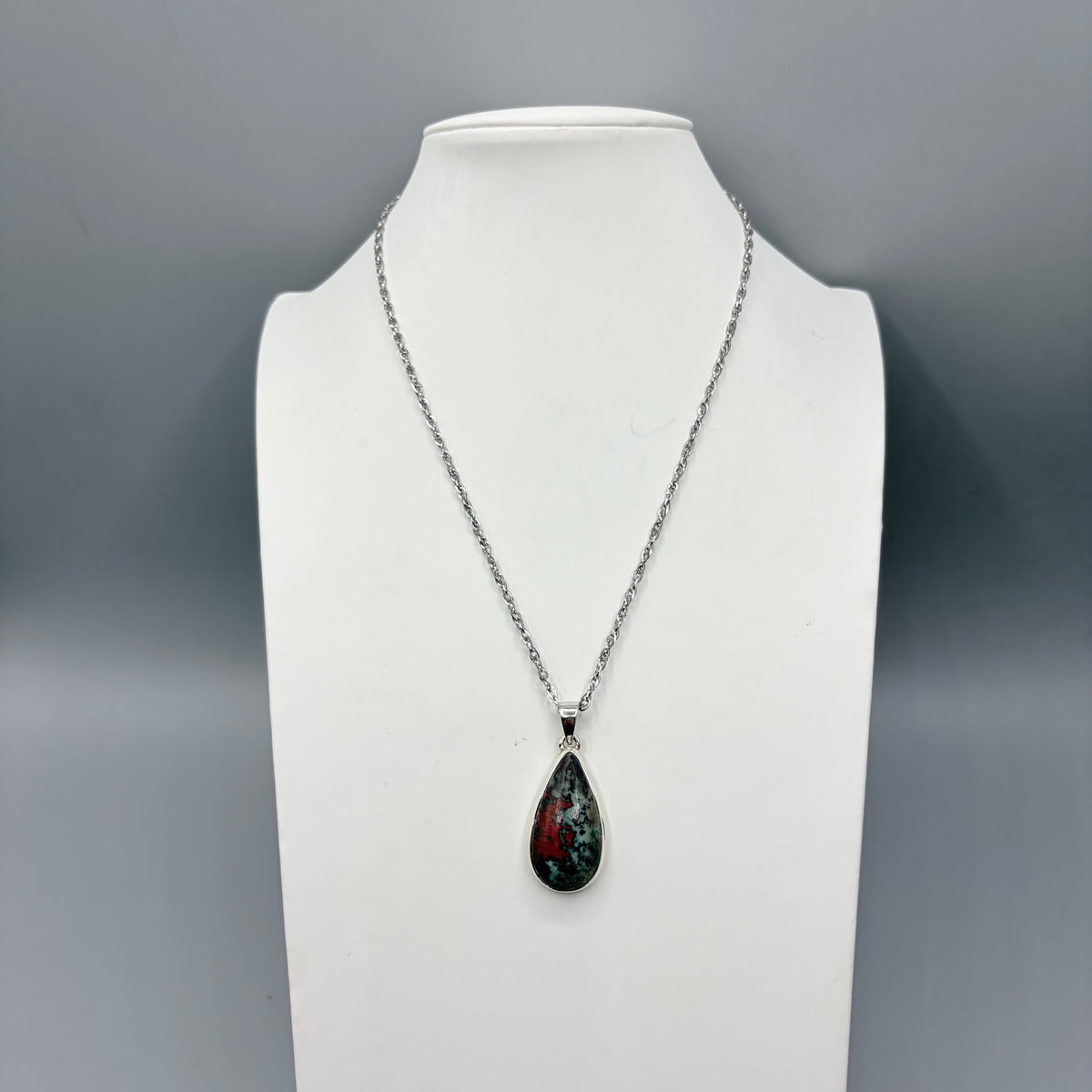 Ciondolo Cuprite e Argento 925 - Goccia