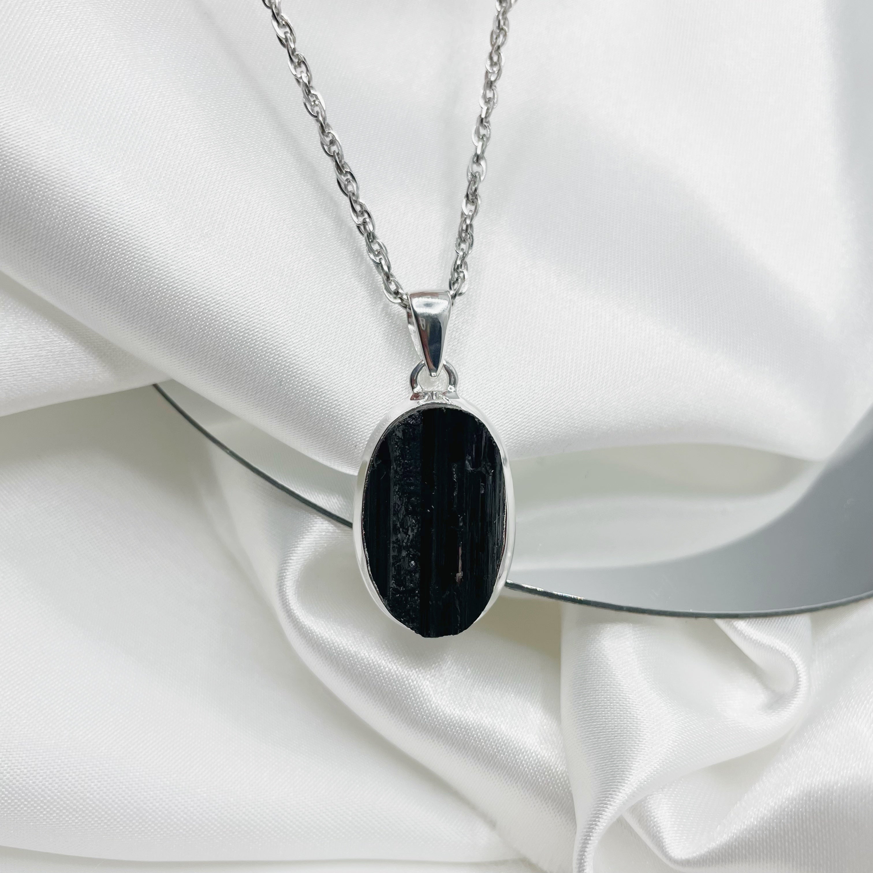 Ciondolo Tormalina Nera Grezza Ovale - Argento 925