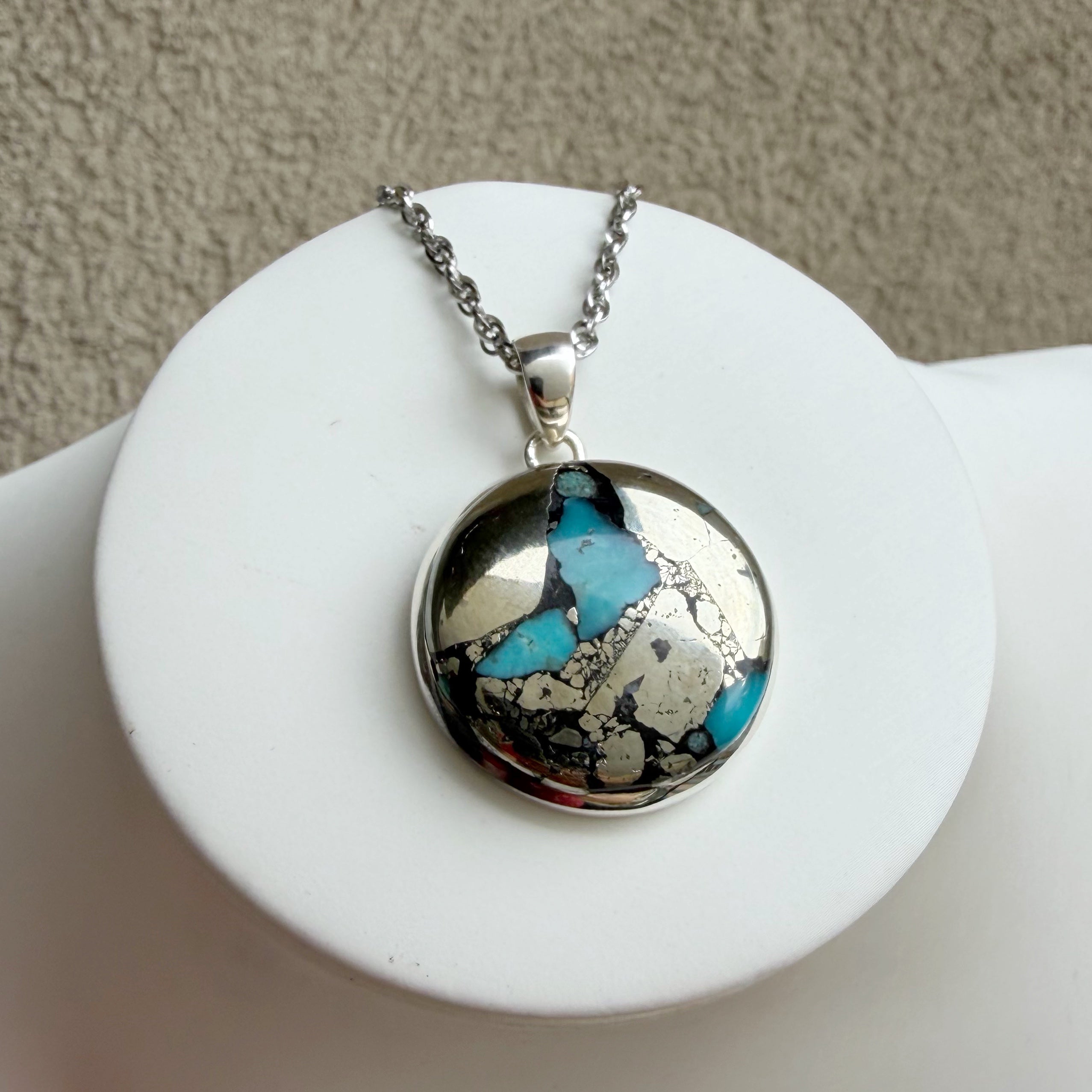 Ciondolo Turchese Naturale in Pirite | Argento 925 - Tondo