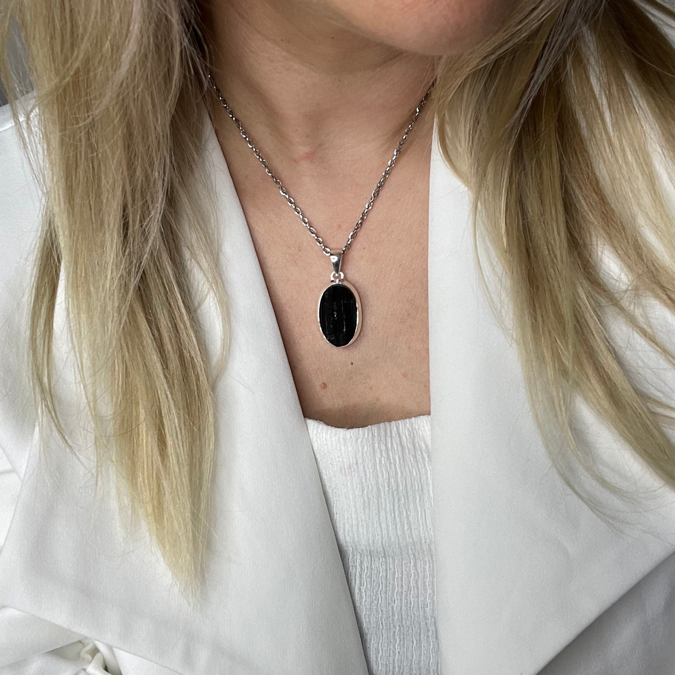 Ciondolo Tormalina Nera Grezza Ovale - Argento 925