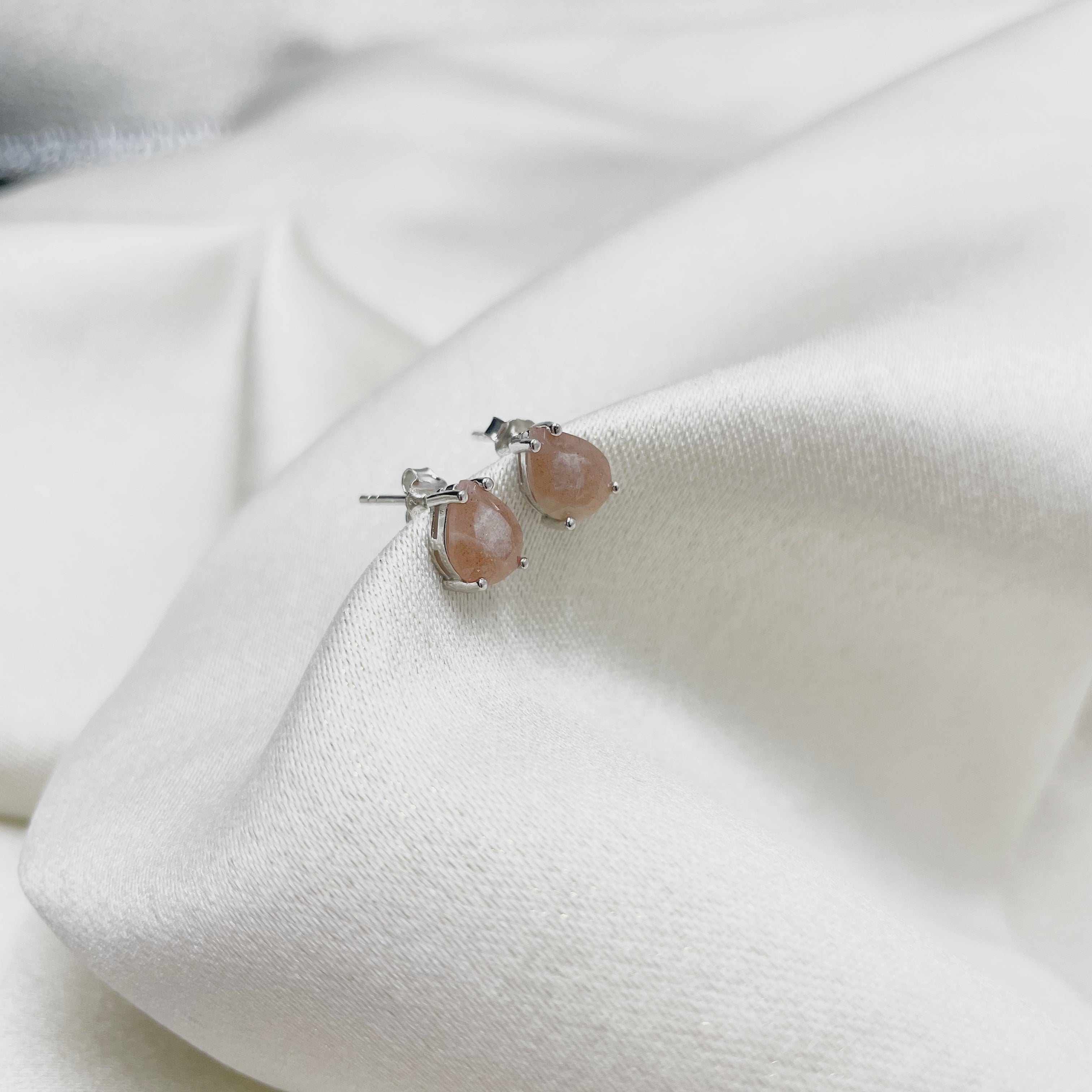 Orecchini a Lobo Pietra di Luna - Goccia Argento 925