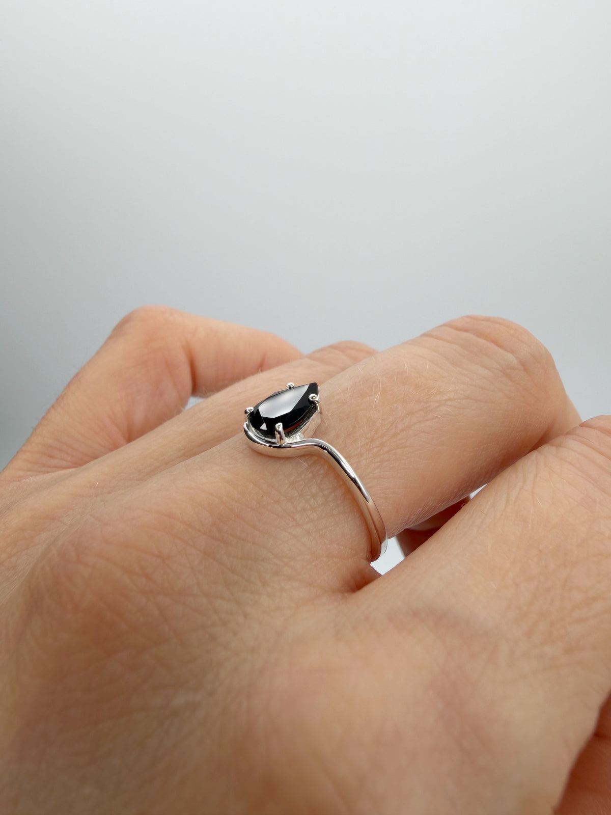 Anello Tormalina Nera a Goccia | Argento 925 - NON REGOLABILE