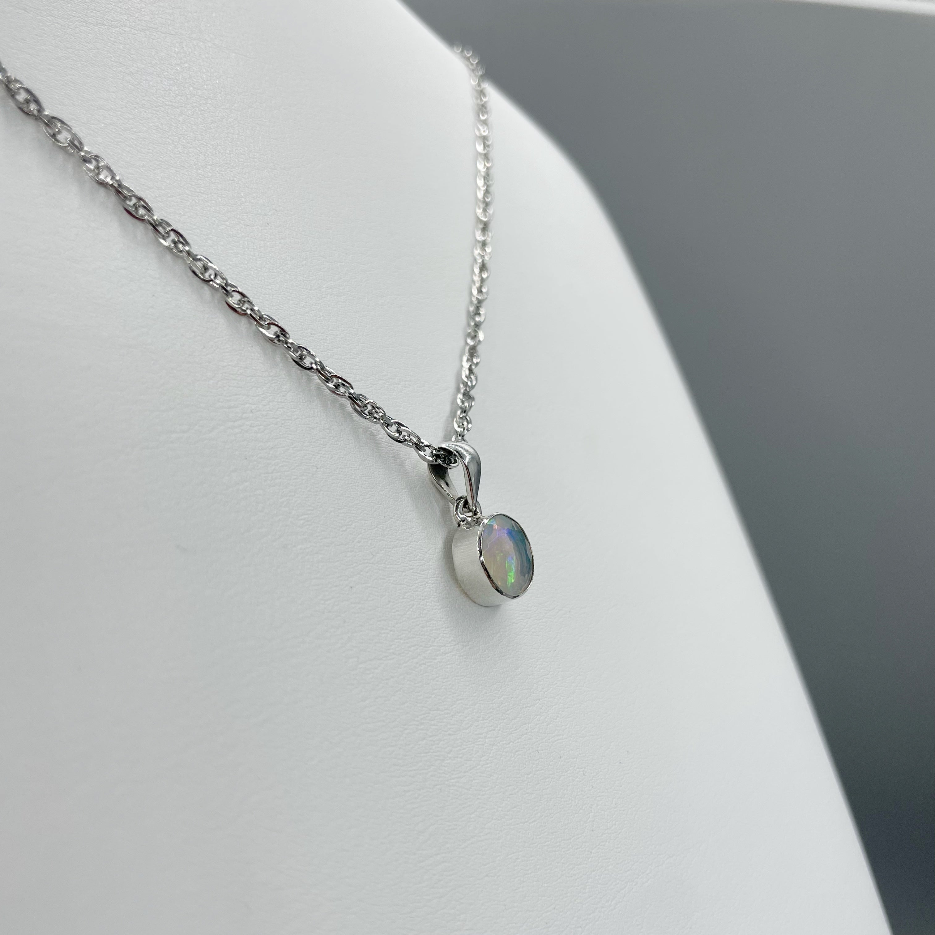 Ciondolo Opale Etiope Sfaccettato Tondo - Argento 925