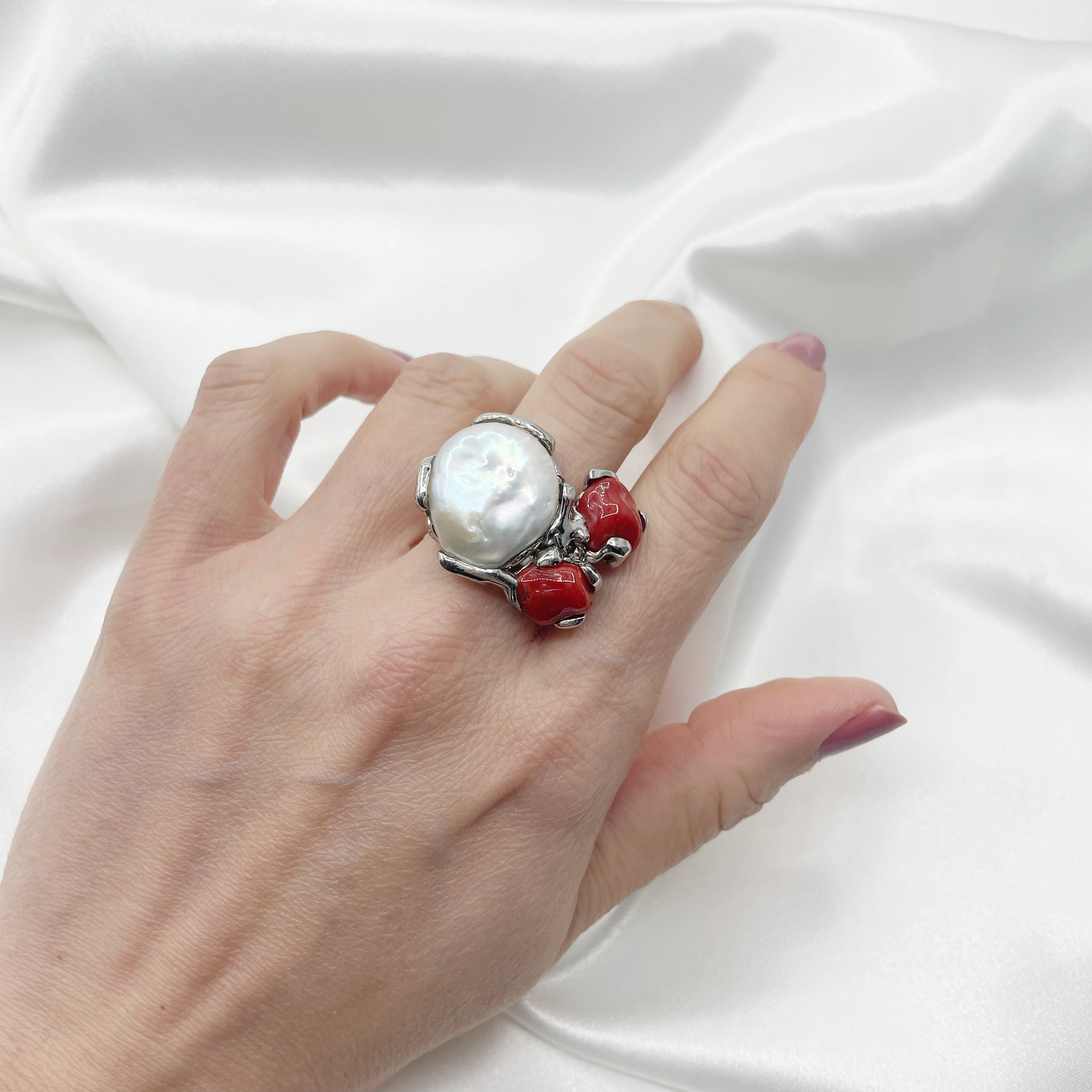 Anello Victory - Perla Barocca e Corallo Bambù - Argento 925