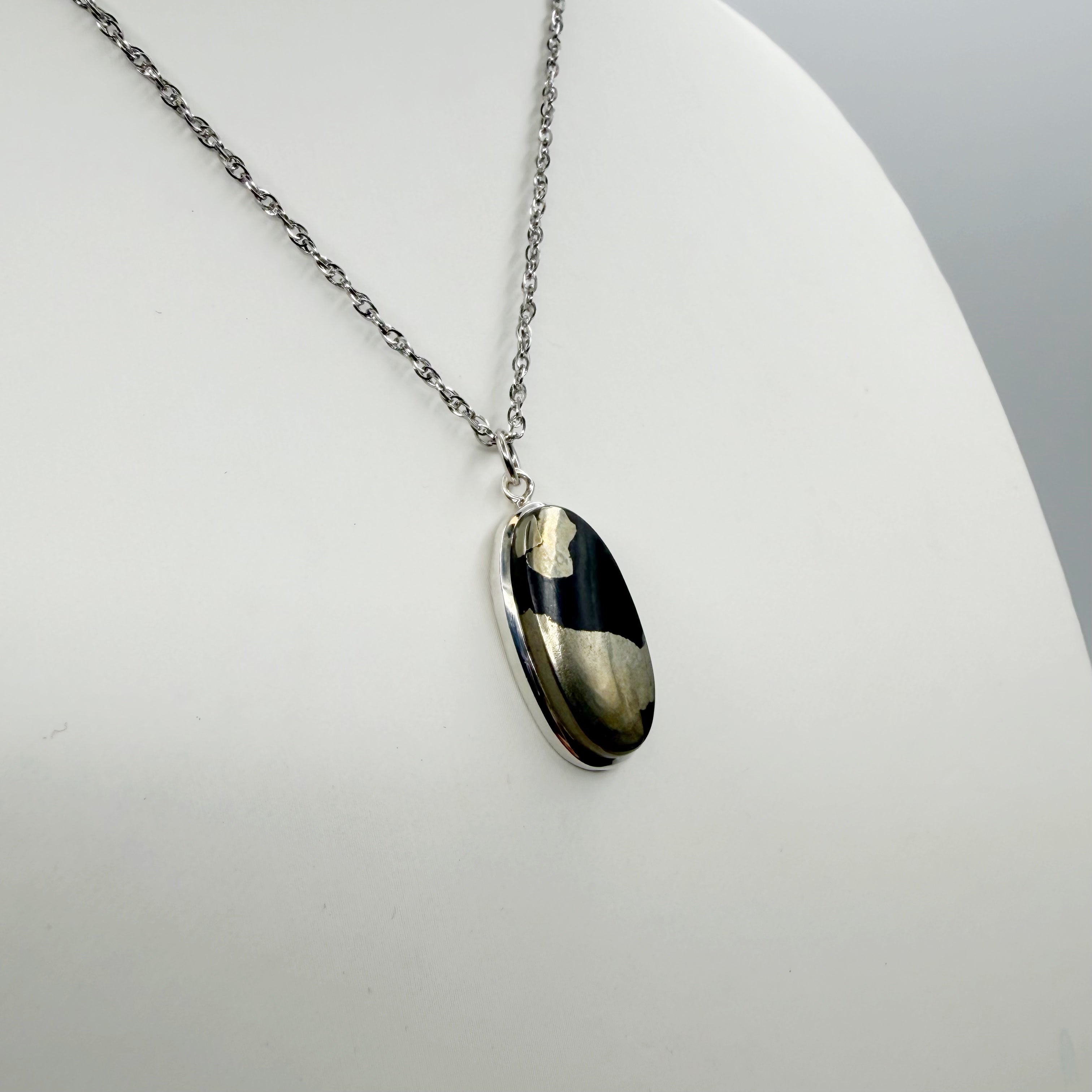 Ciondolo Pirite in Magnetite - Argento 925