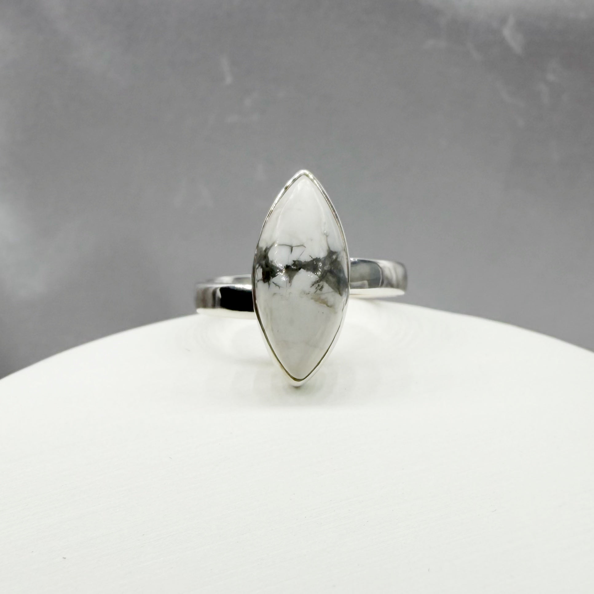 Anello Howlite e Argento 925