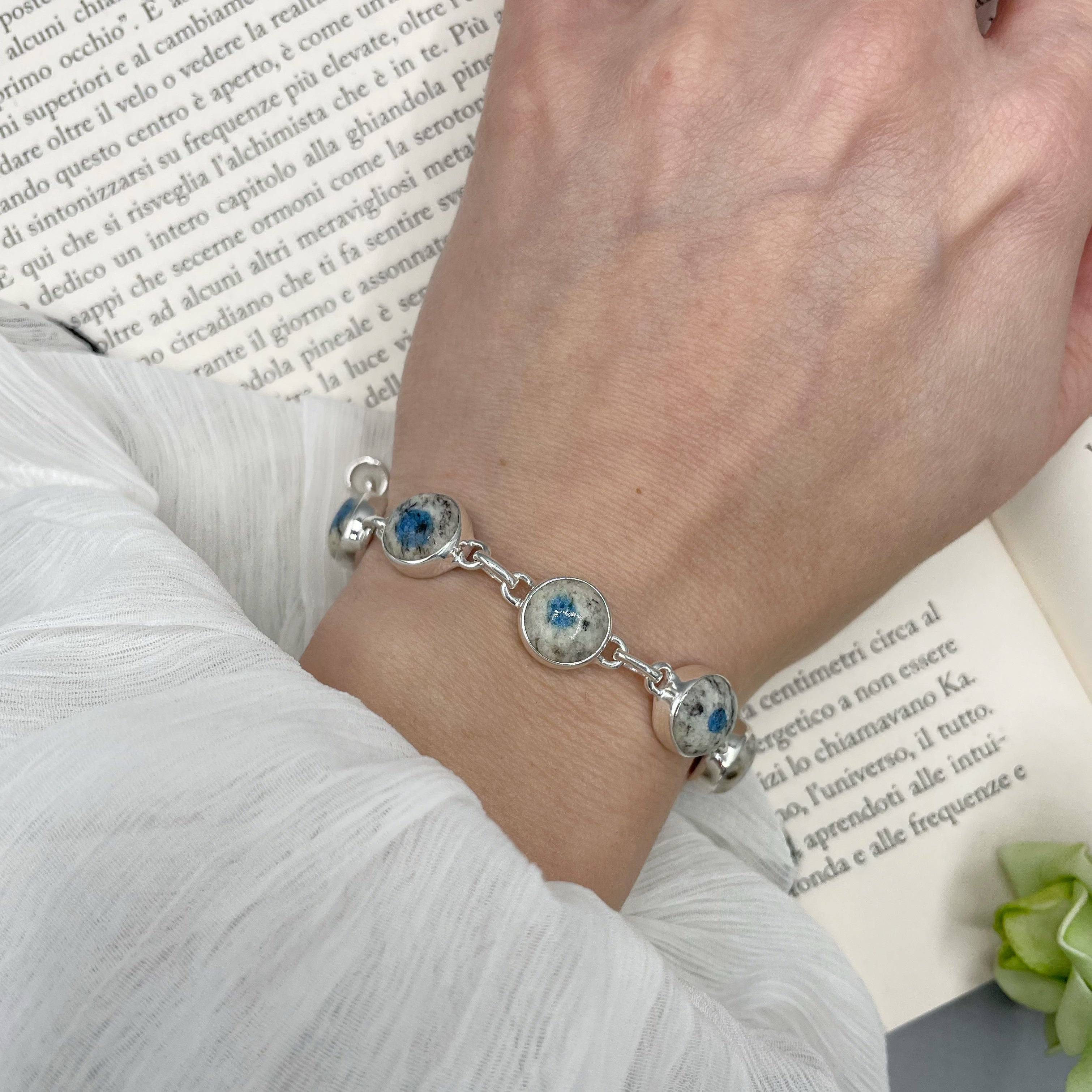 Bracciale Azzurrite in Granito (K2) e Argento 925 - tondo
