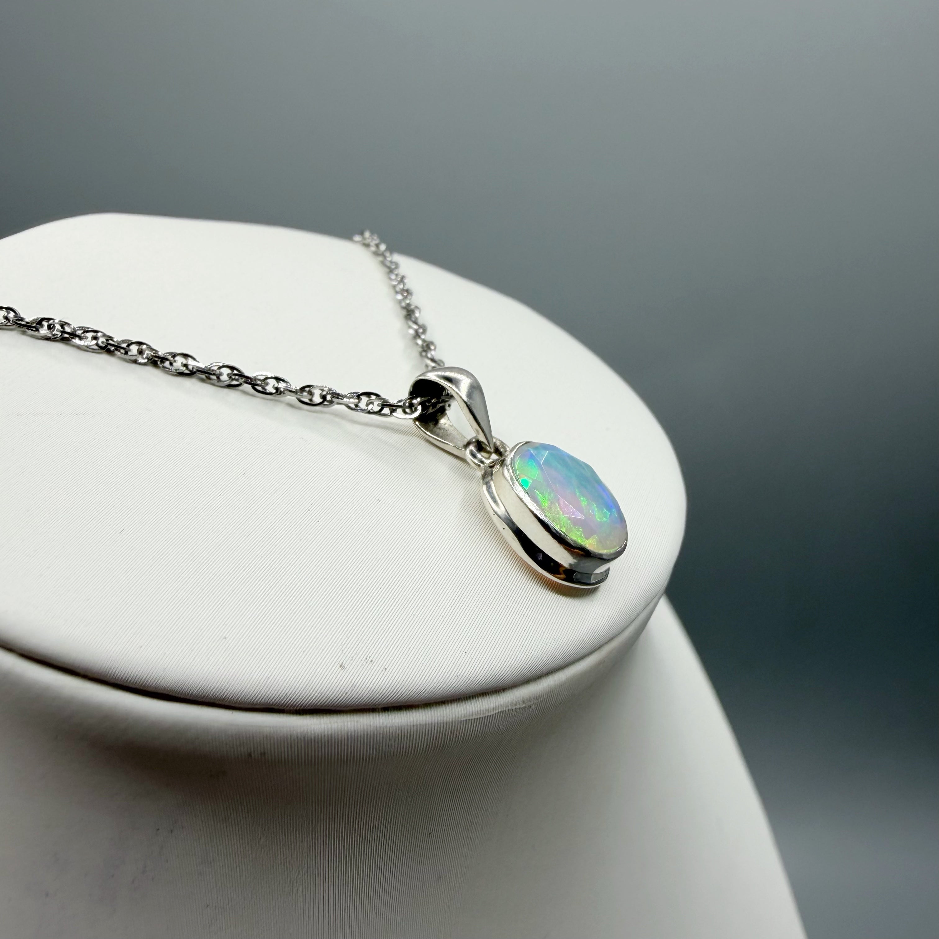 Ciondolo Opale Etiope Sfaccettato Ovale - Argento 925