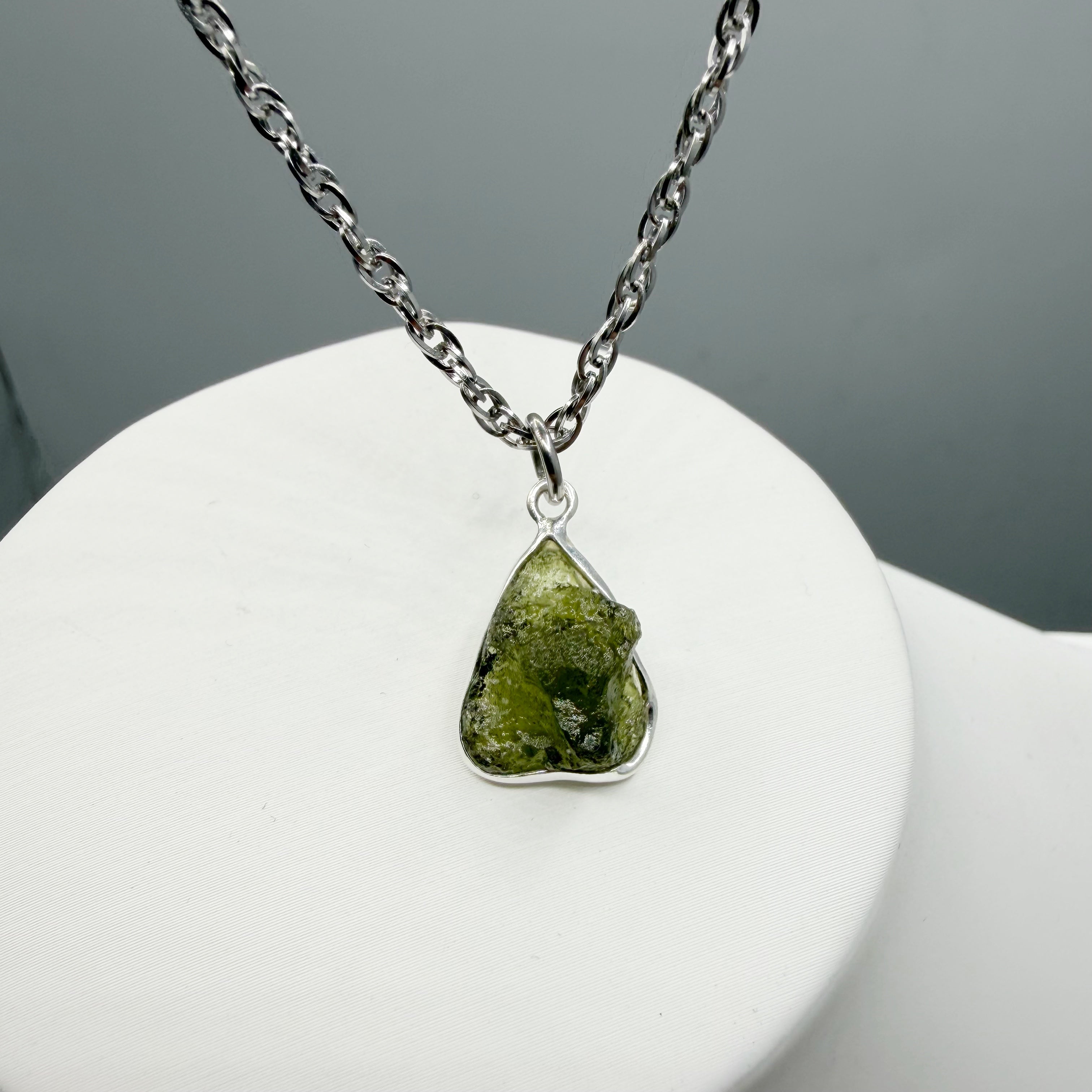 Ciondolo Moldavite Grezza e Argento 925