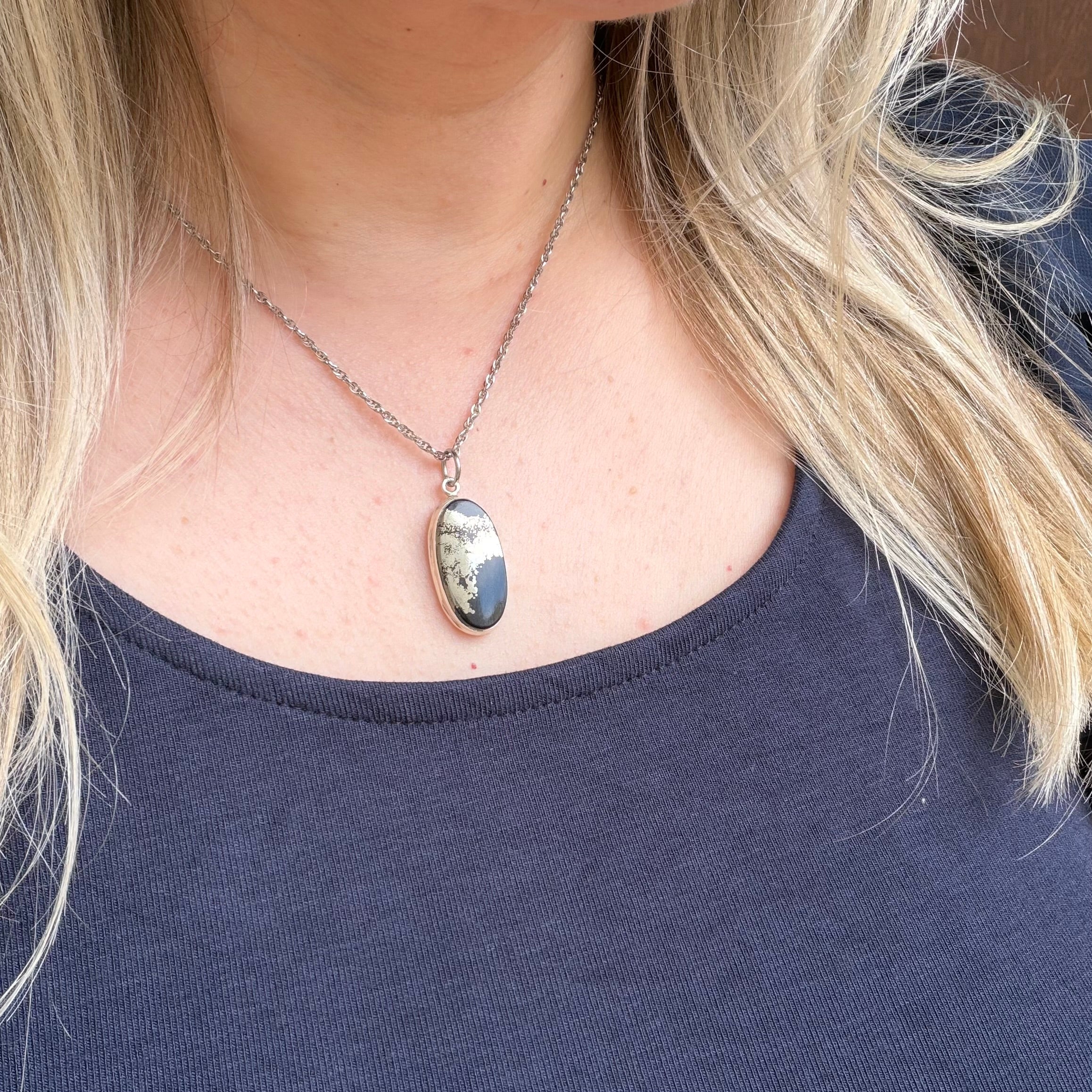 Ciondolo Pirite in Magnetite - Argento 925 - OVALE A