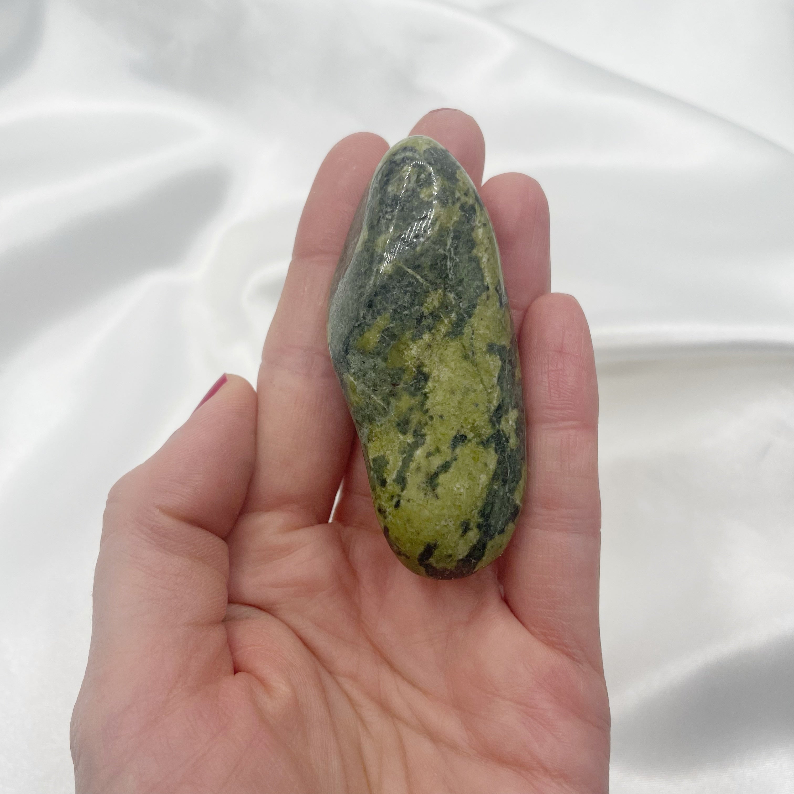 Pietra burattata di Giada Nefrite - C