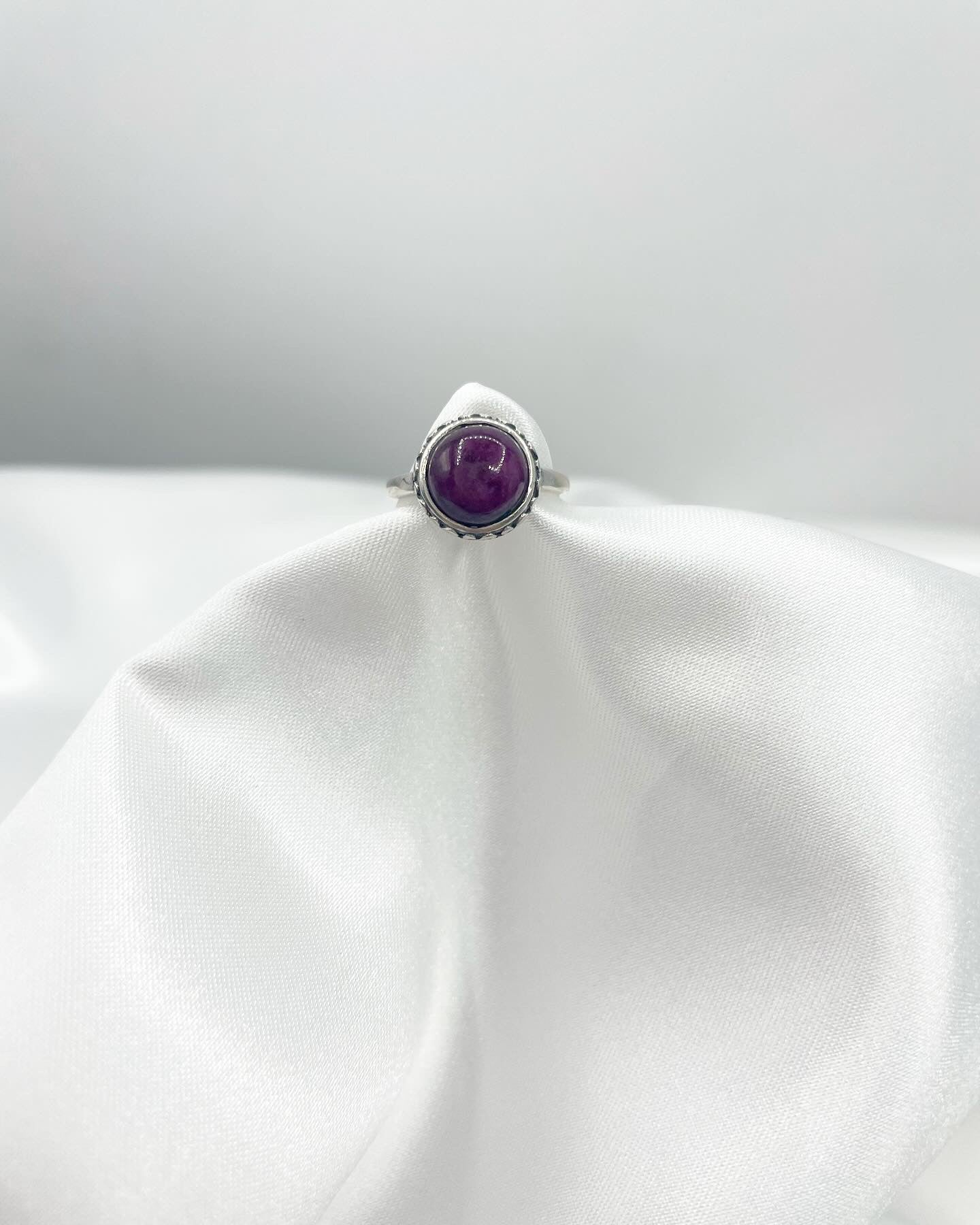 Anello Radice di Rubino e Argento Gioielli Artigianali e Pietre Dure PICART