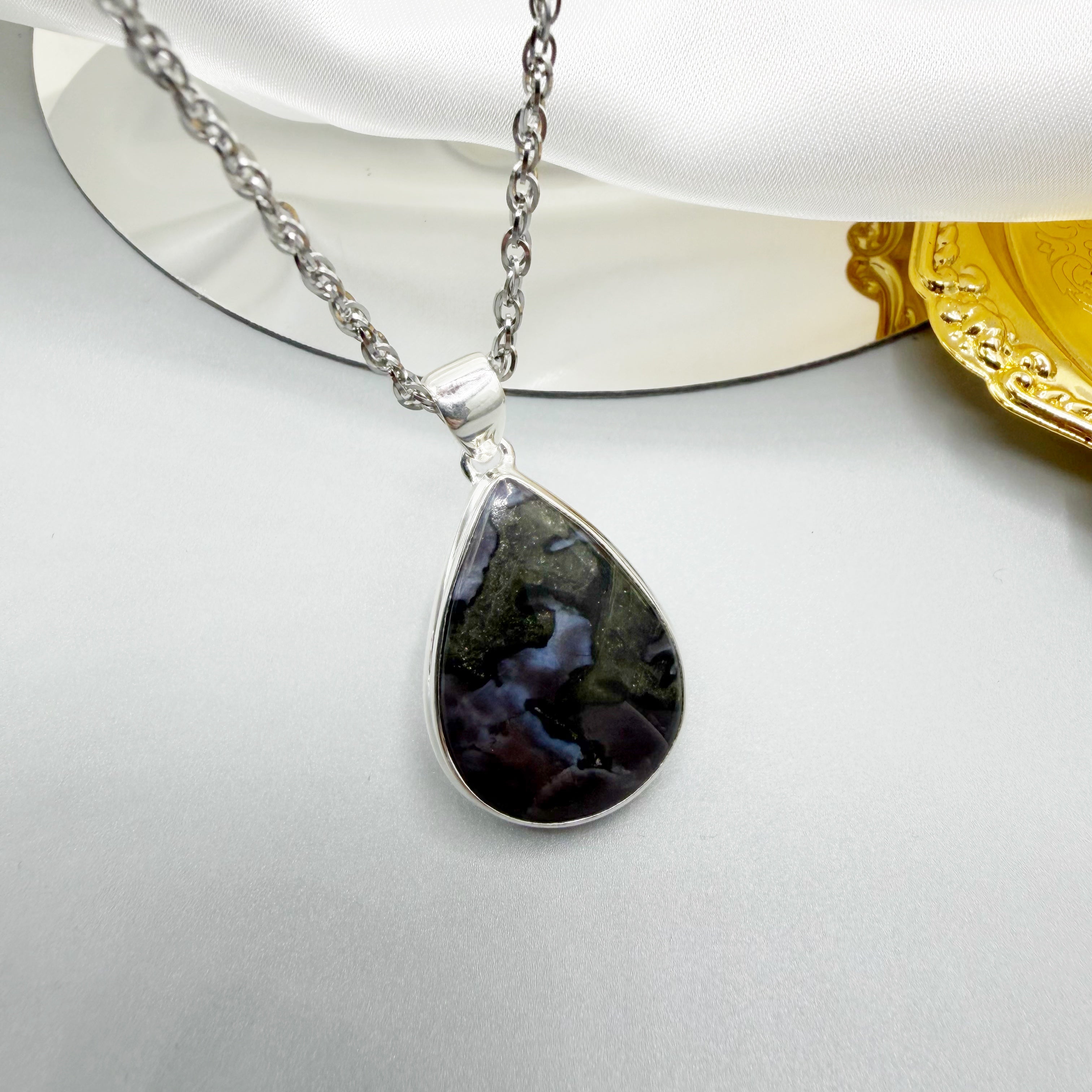 Ciondolo Merlinite Mistica e Argento 925 - a Goccia