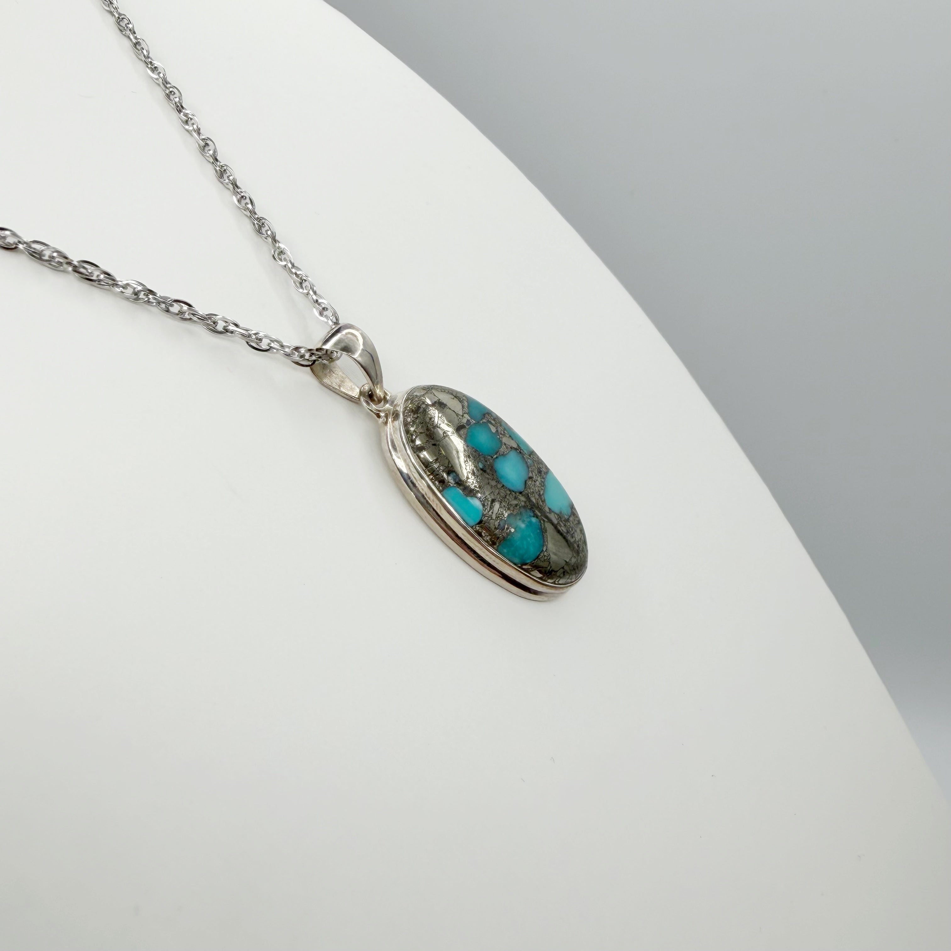 Ciondolo Turchese Naturale in Pirite | Argento 925 - ovale