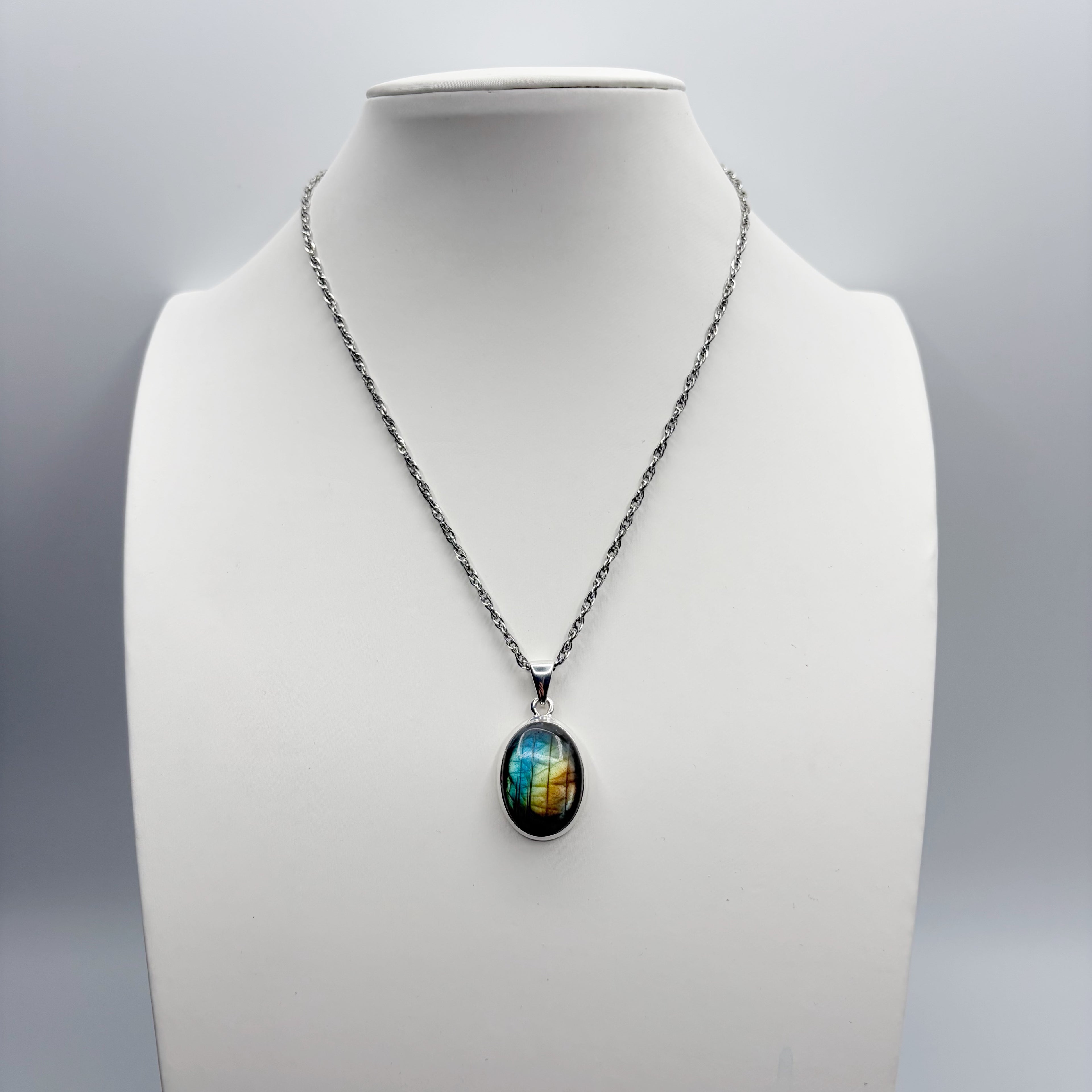 Ciondolo Labradorite Multifuoco Argento 925 - Ovale