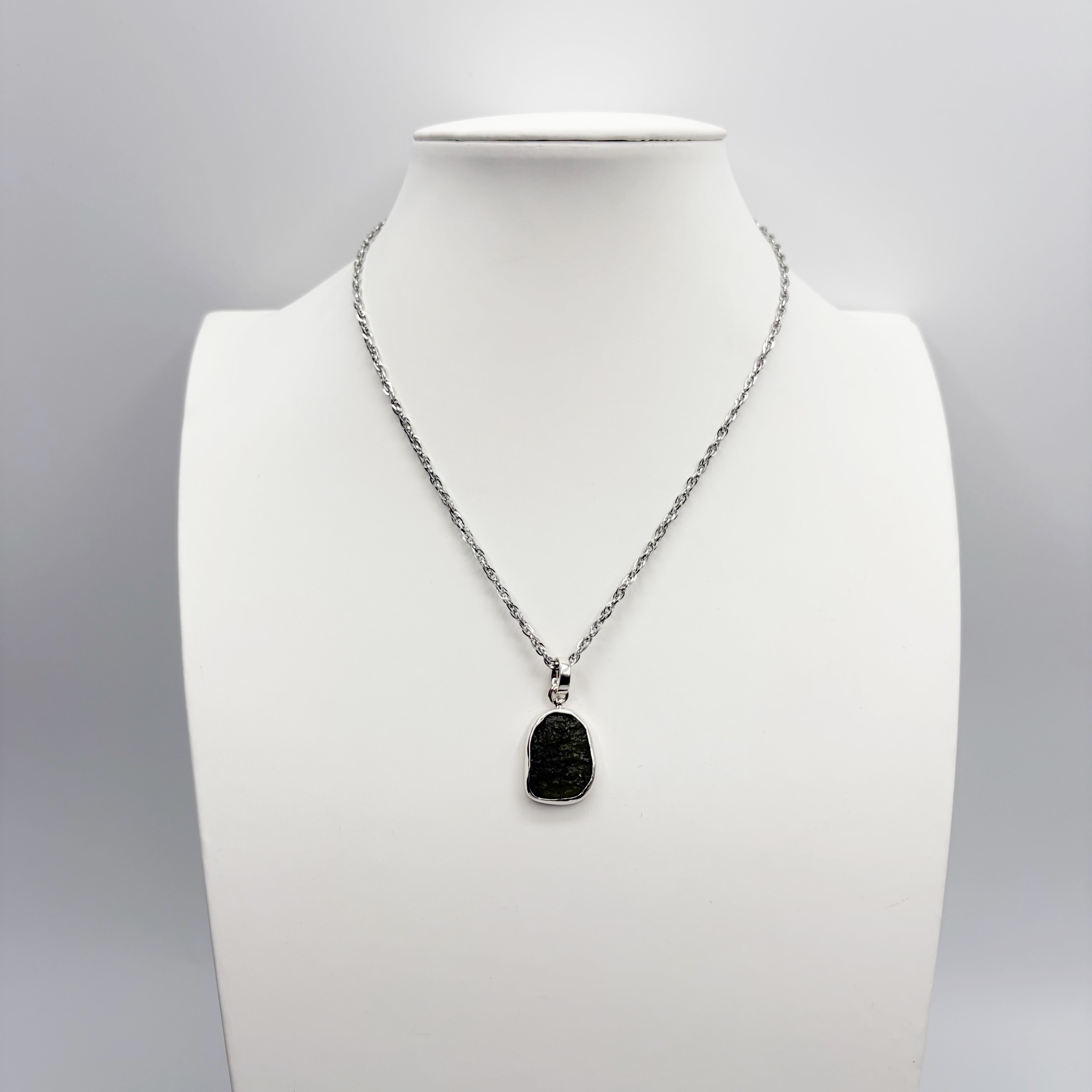 Ciondolo Moldavite Grezza e Argento 925