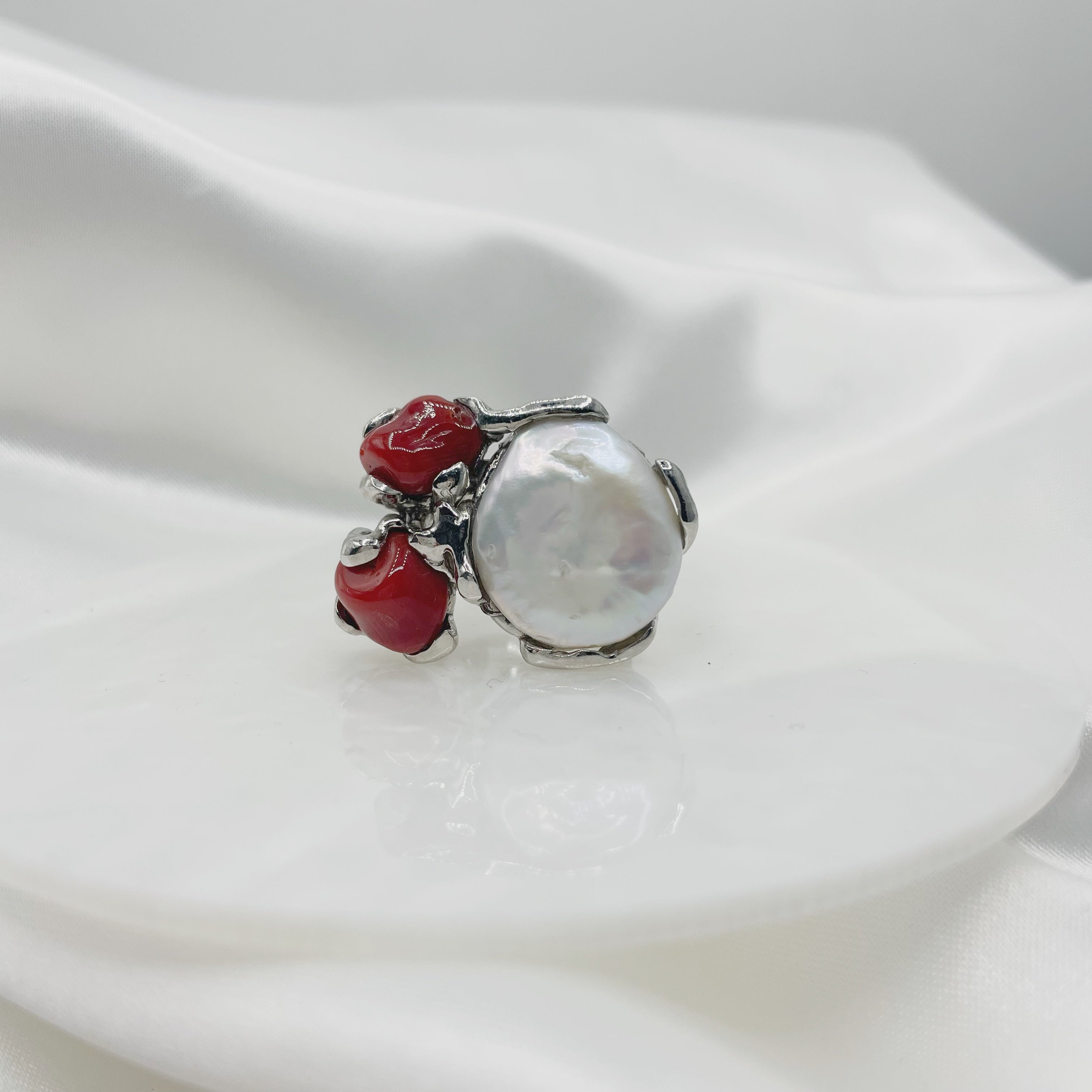 Anello Victory - Perla Barocca e Corallo Bambù - Argento 925