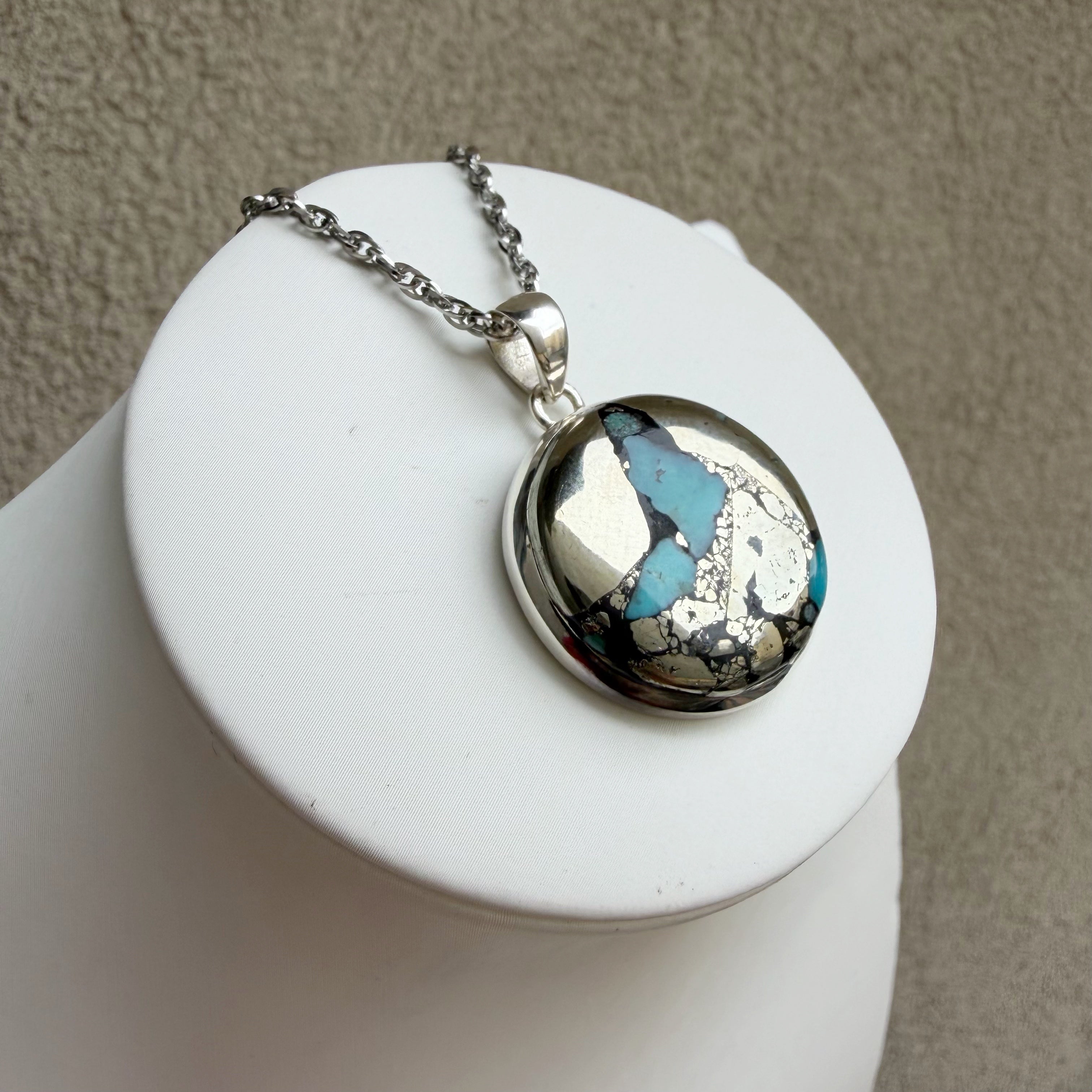 Ciondolo Turchese Naturale in Pirite | Argento 925 - Tondo