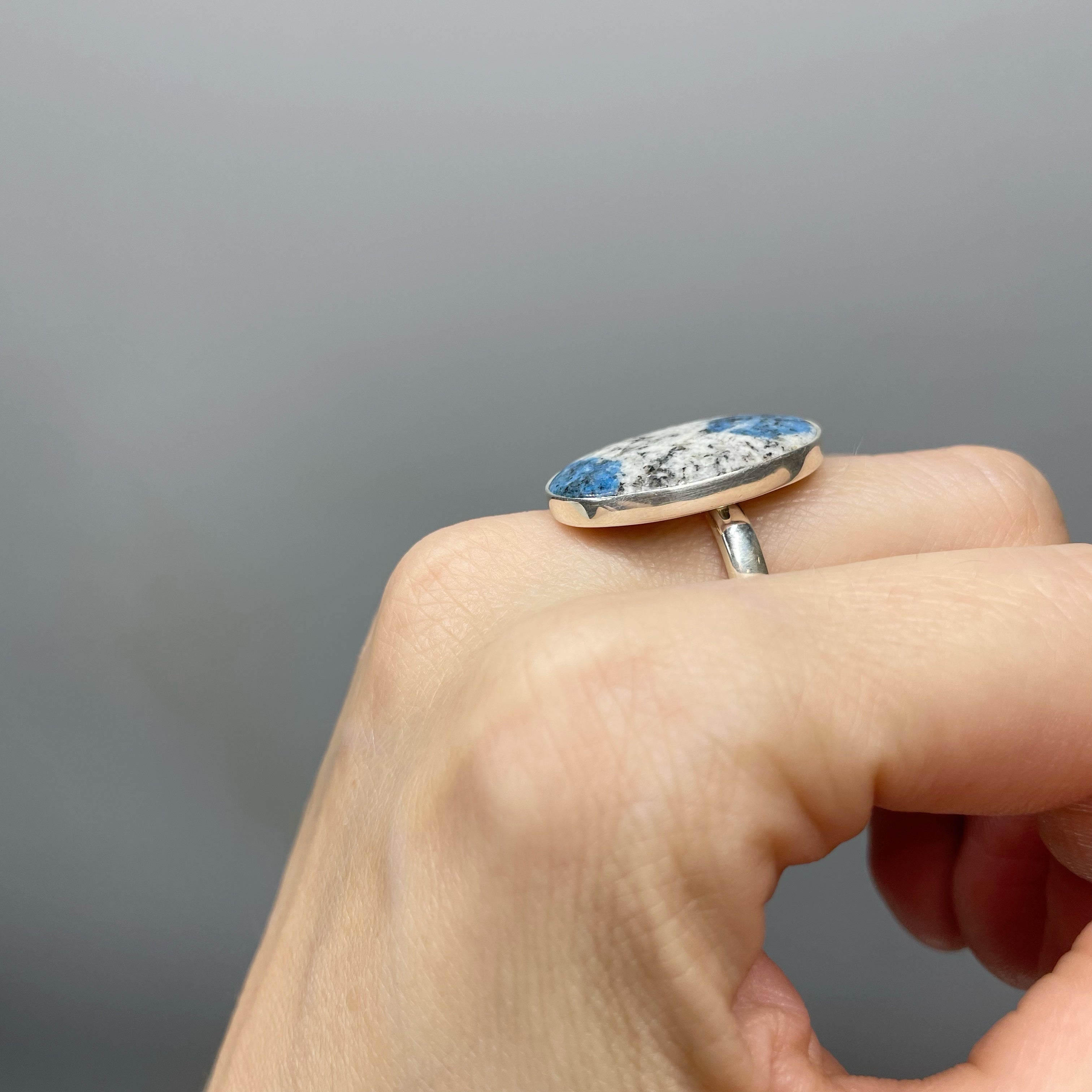 Anello Azzurrite in Granito (K2) e Argento 925