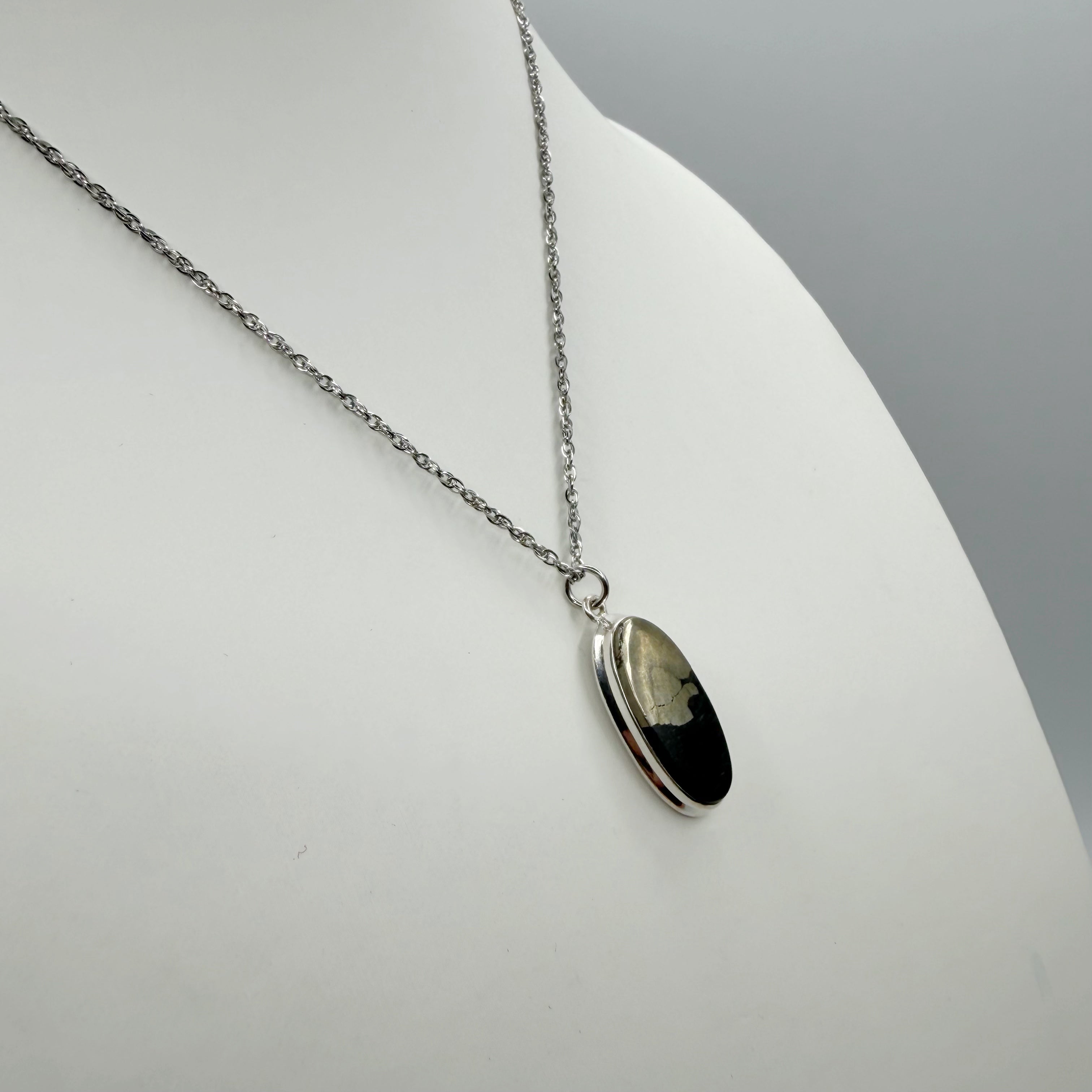 Ciondolo Pirite in Magnetite - Argento 925