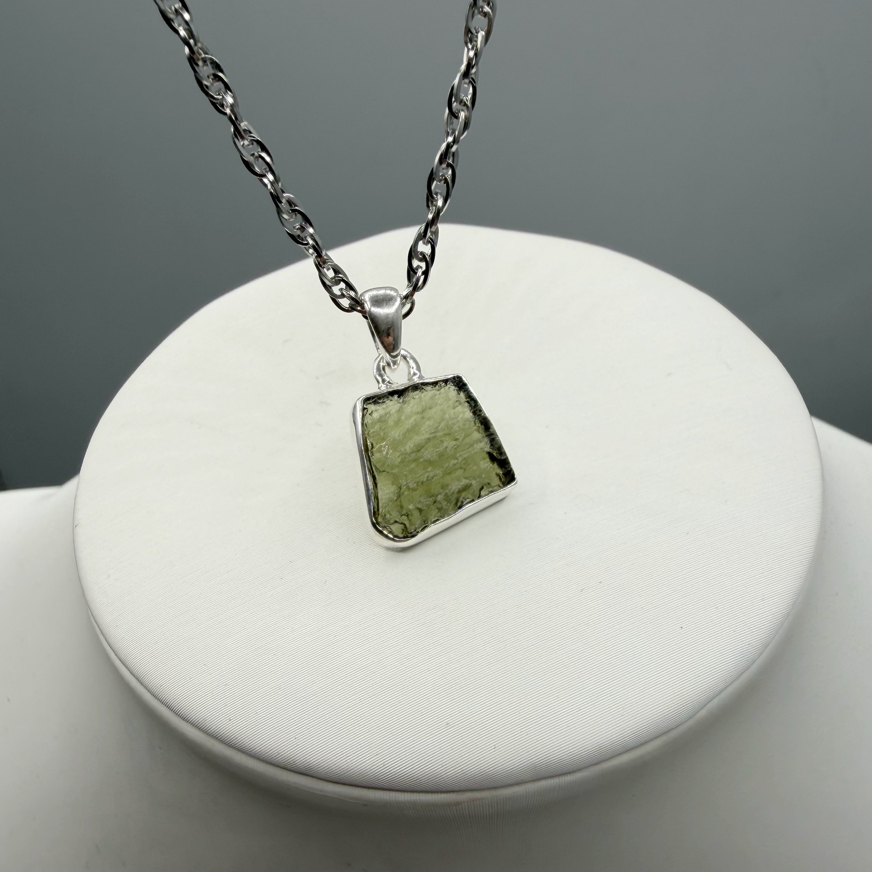 Ciondolo Moldavite Grezza e Argento 925
