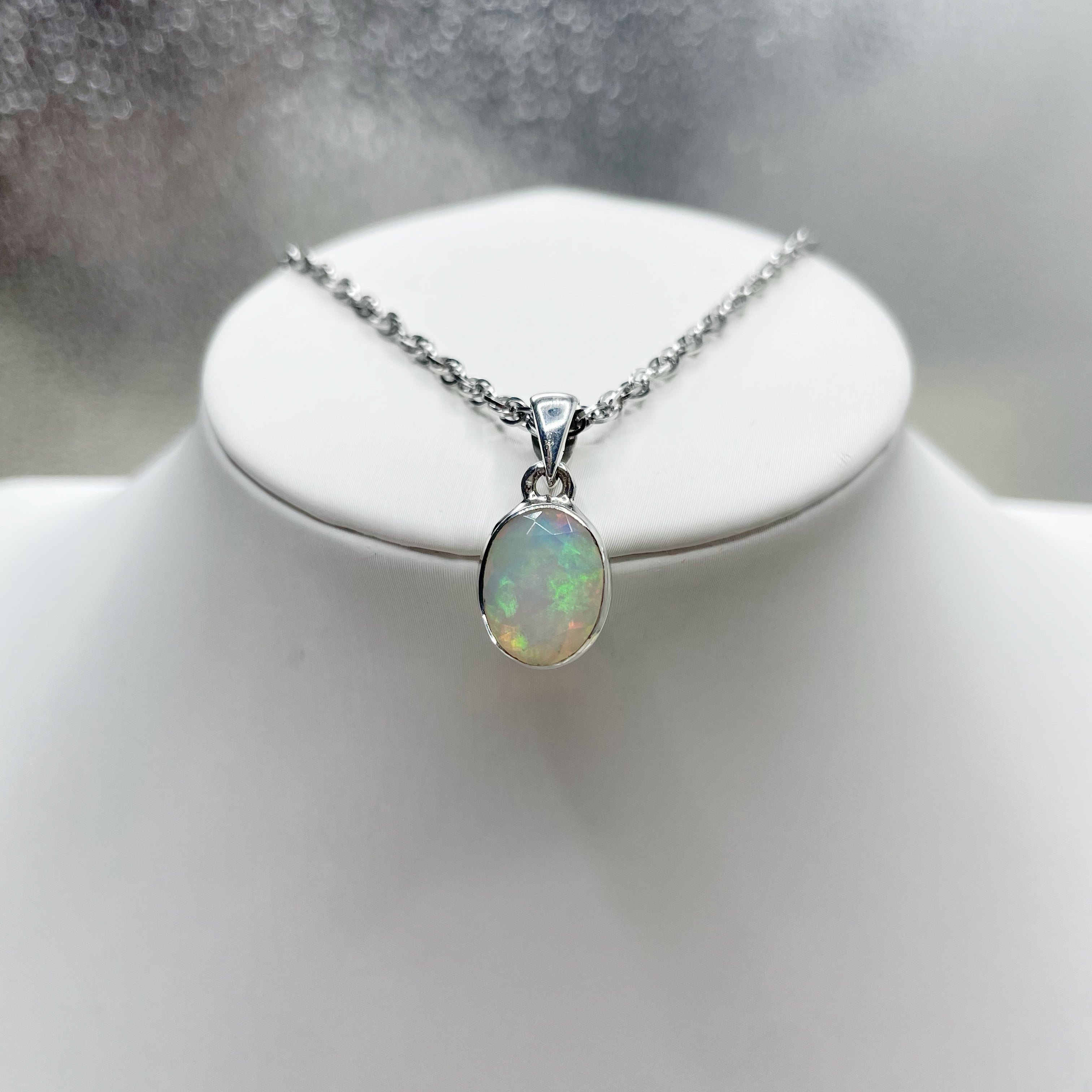 Ciondolo Opale Etiope Sfaccettato Ovale - Argento 925