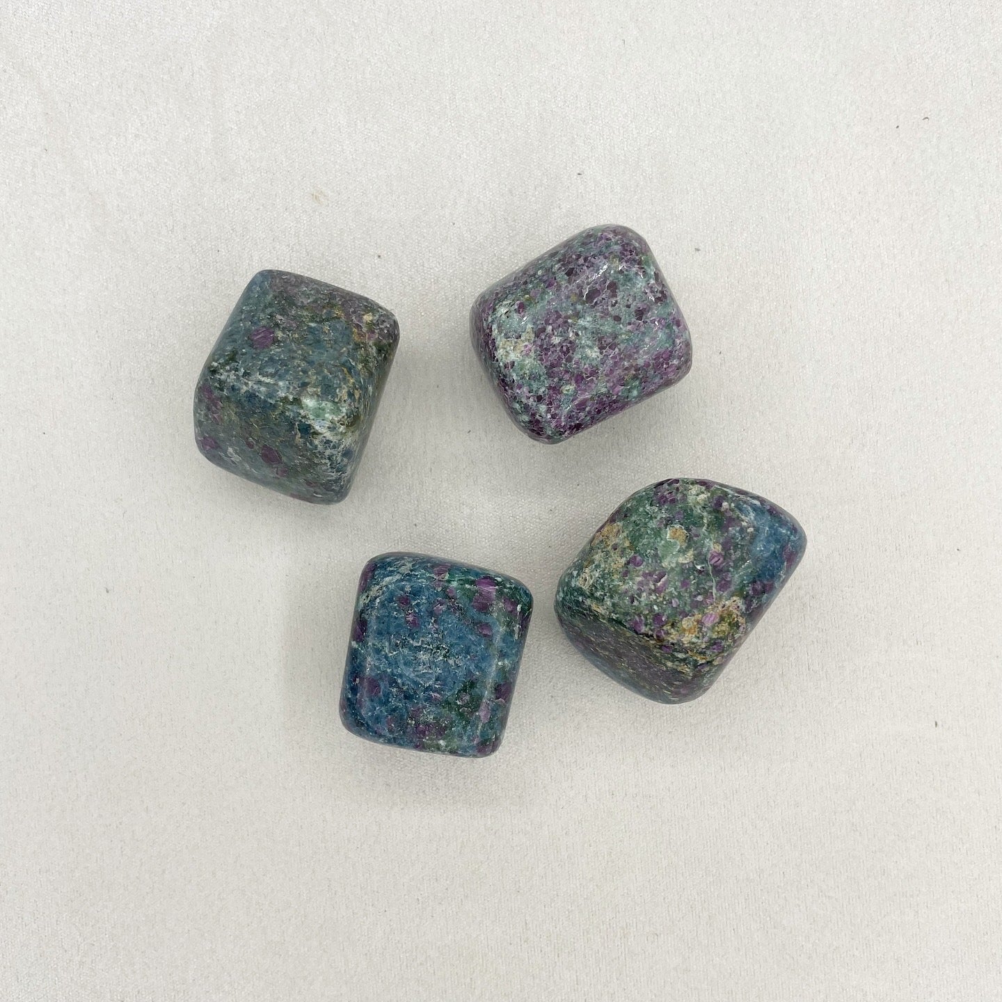 Pietra di Rubino in Fuchsite - burattata