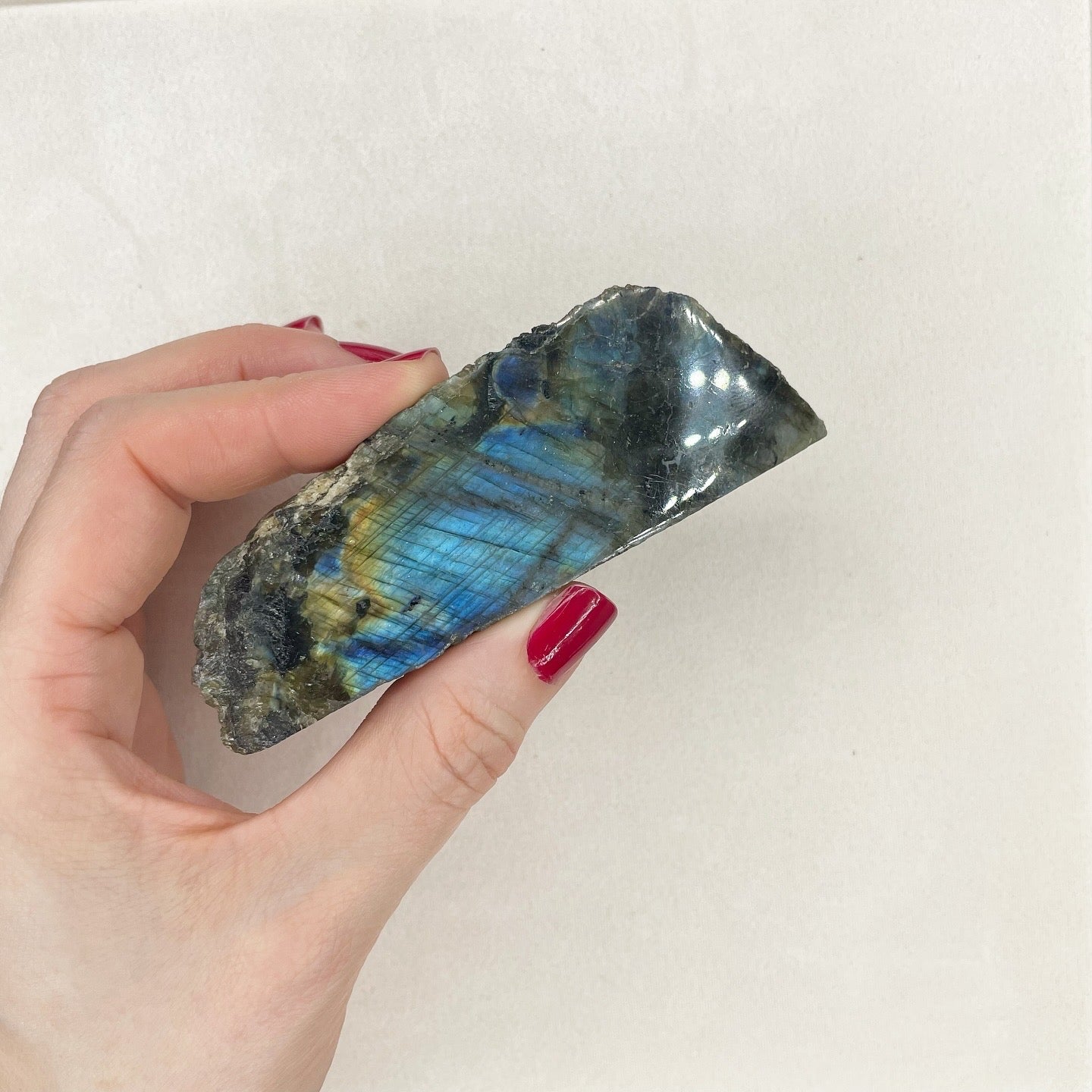 Fetta di Labradorite grezza semilucida