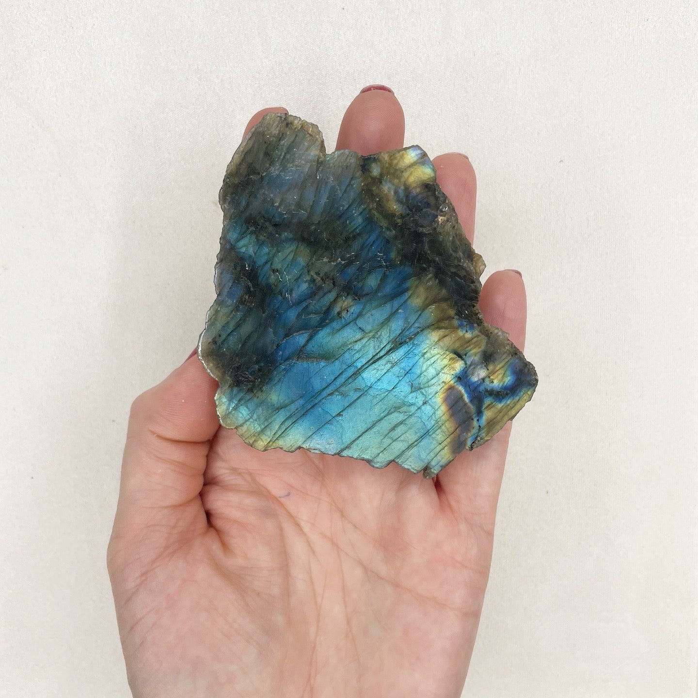Fetta di Labradorite grezza semilucida
