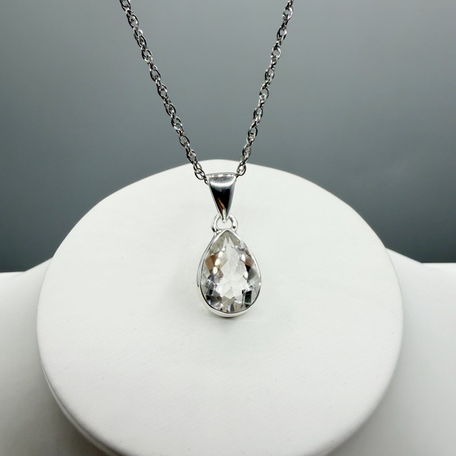 Ciondolo Cristallo di Rocca e Argento 925 - a Goccia