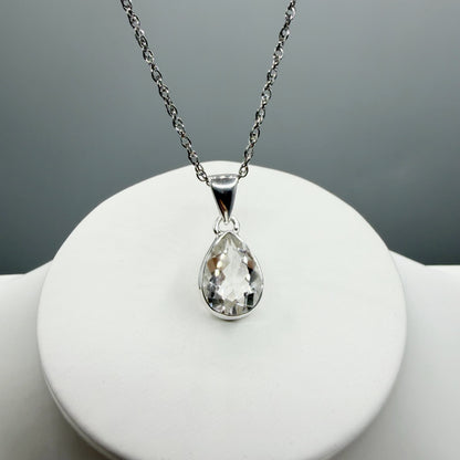 Ciondolo Cristallo di Rocca e Argento 925 - a Goccia