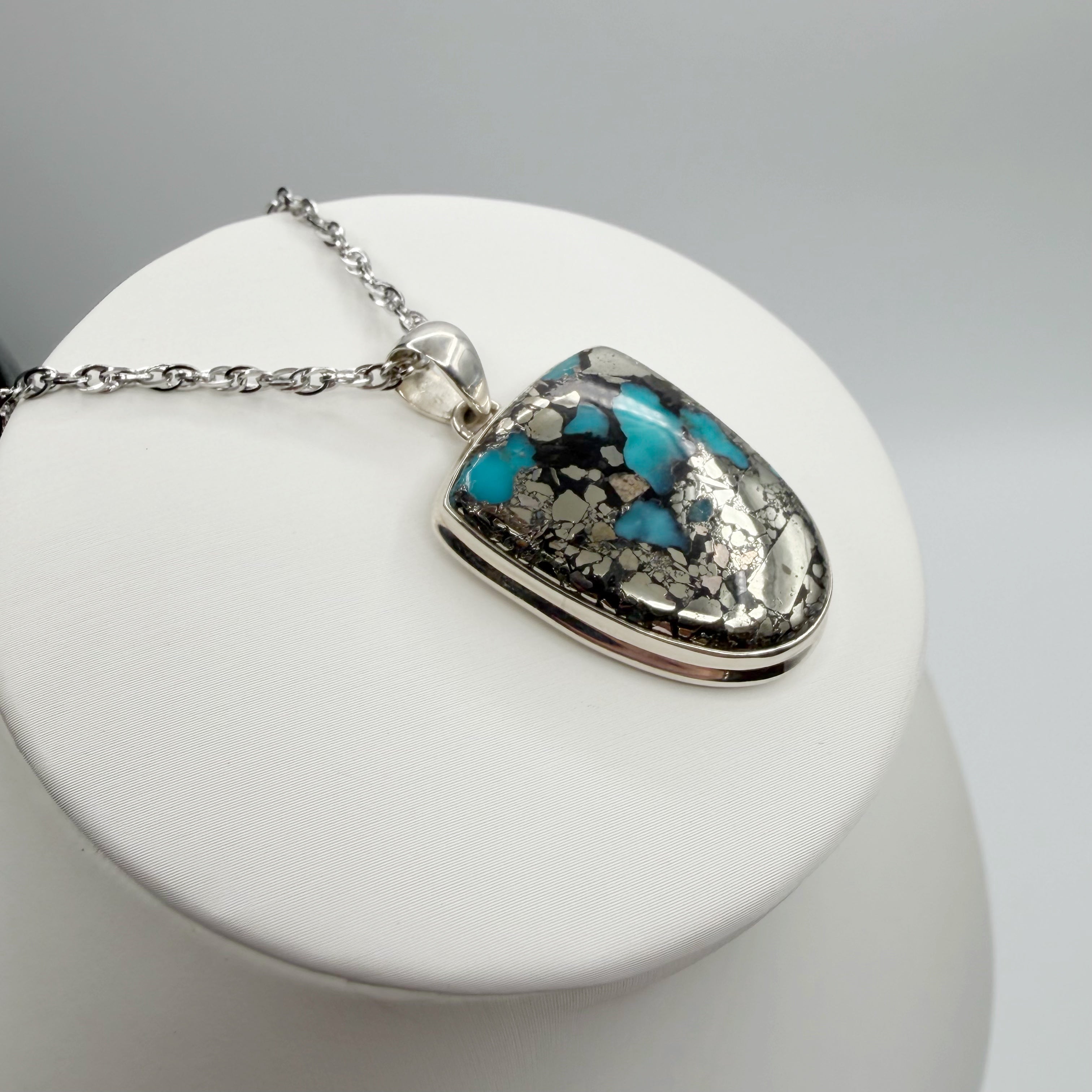 Ciondolo Turchese Naturale in Pirite | Argento 925
