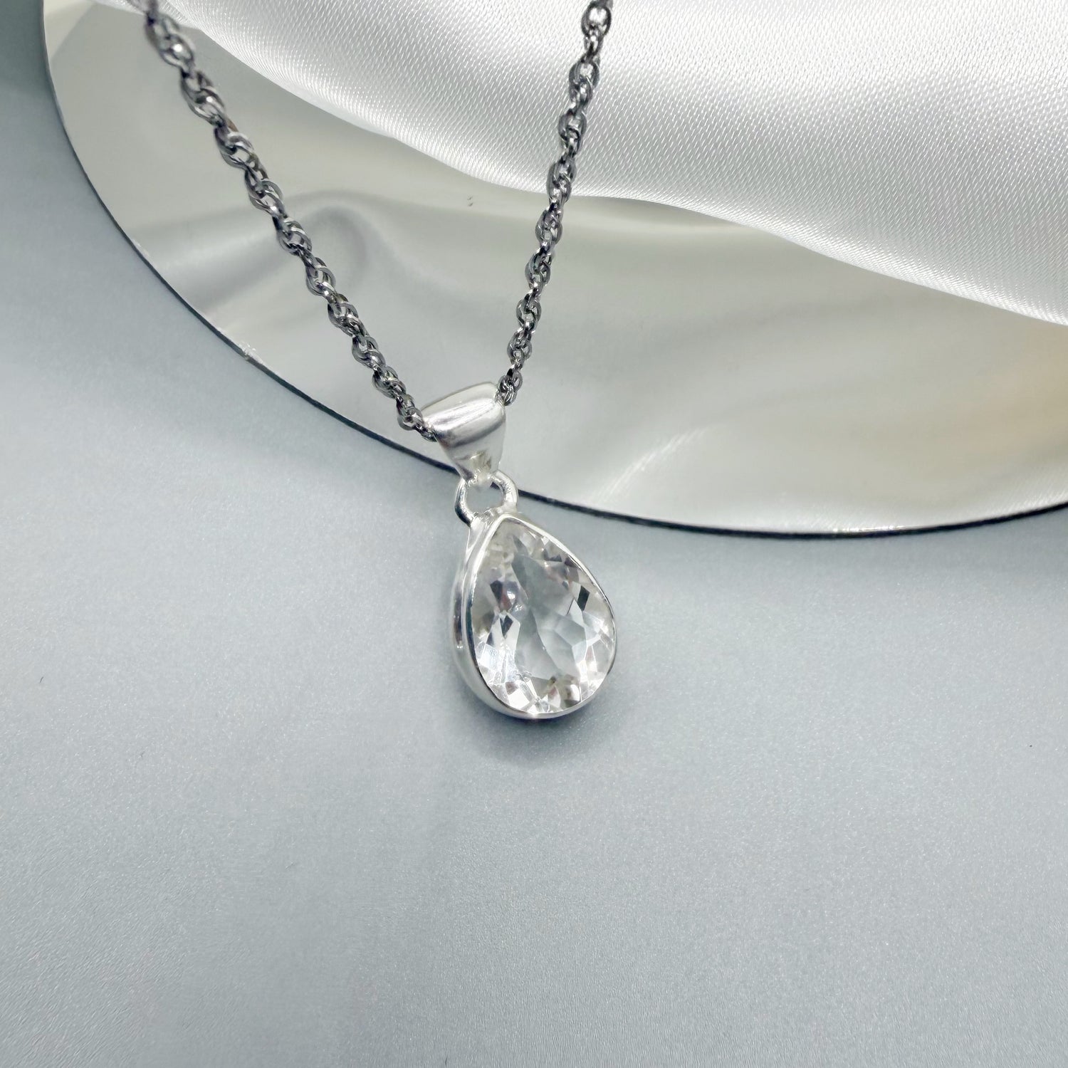 Ciondolo Cristallo di Rocca e Argento 925 - a Goccia