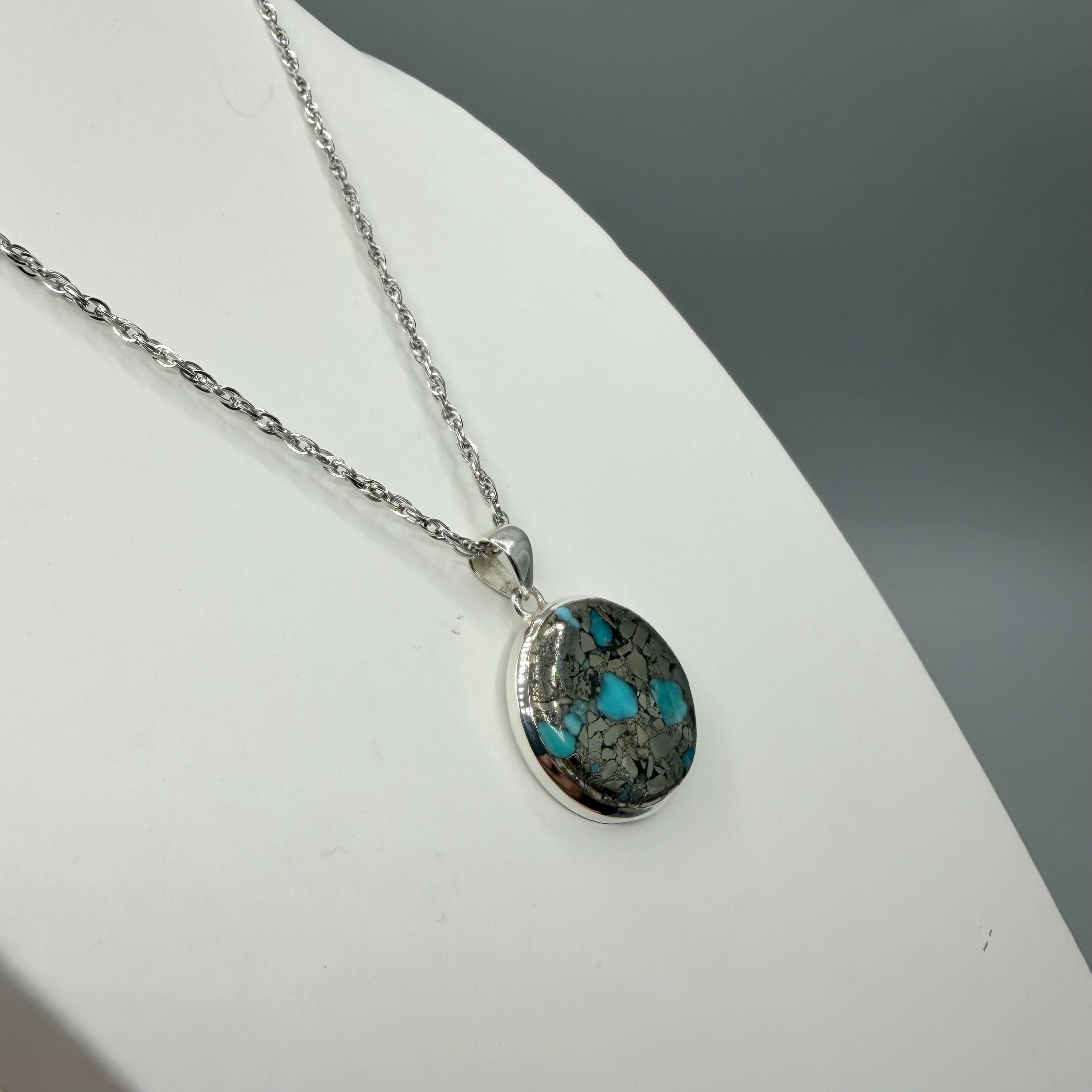 Ciondolo Turchese Naturale in Pirite | Argento 925 - Tondo