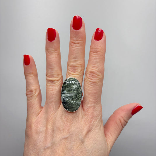 Anello in serafinite fatto a mano: fascia in argento sterling 925