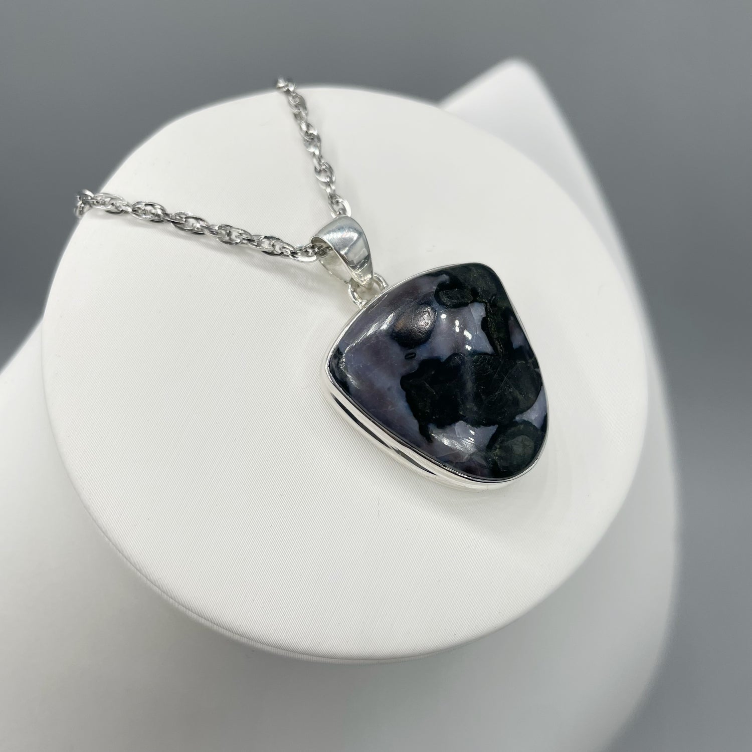 Ciondolo Merlinite Mistica e Argento 925