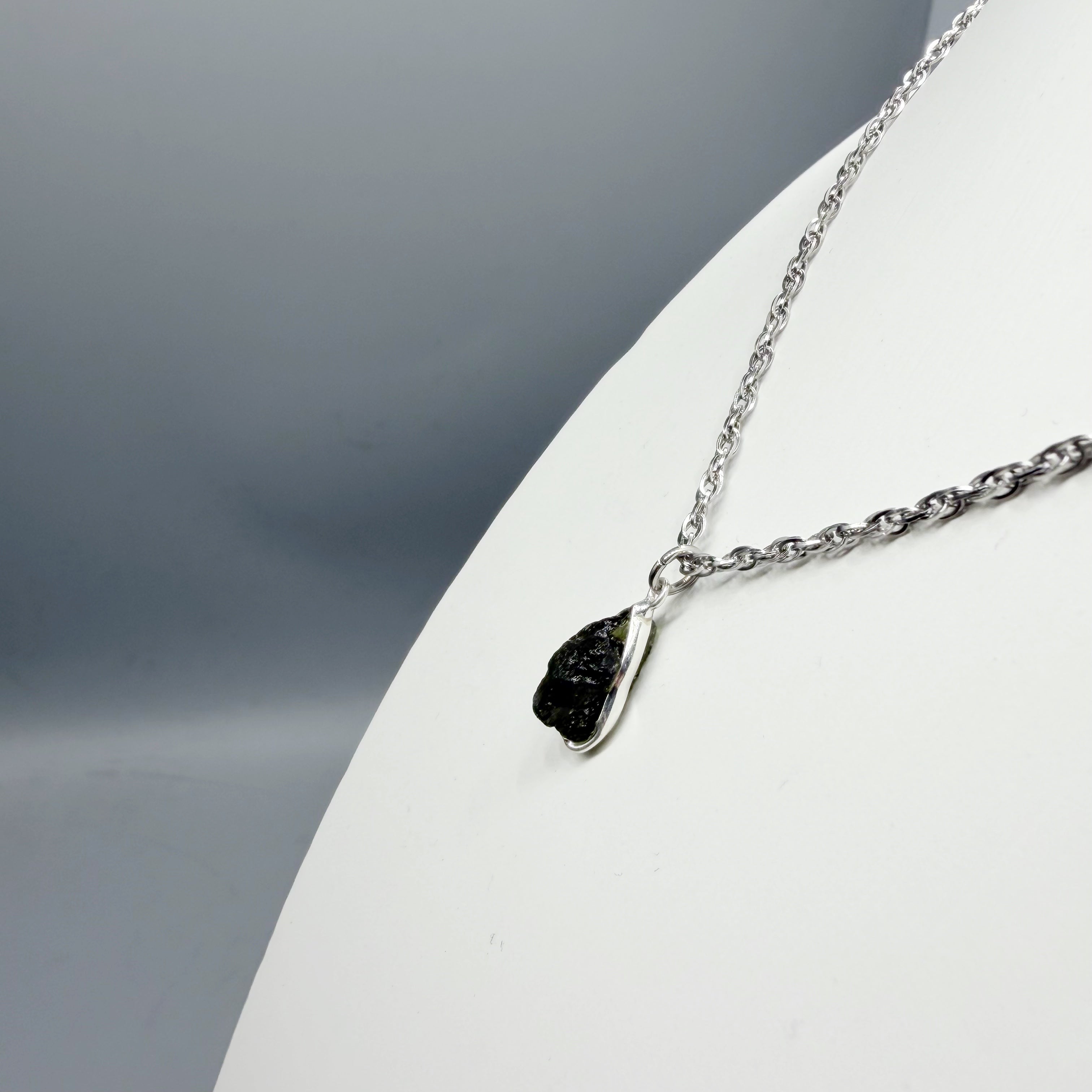 Ciondolo Moldavite Grezza e Argento 925