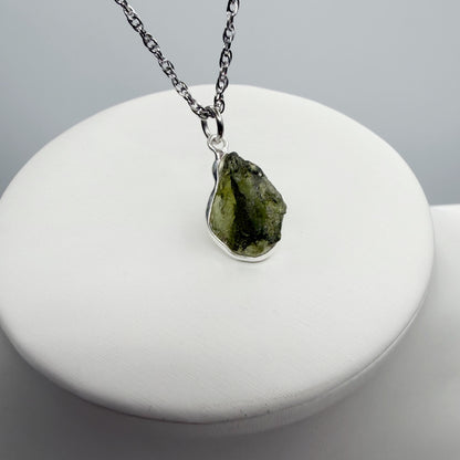 Ciondolo Moldavite Grezza e Argento 925