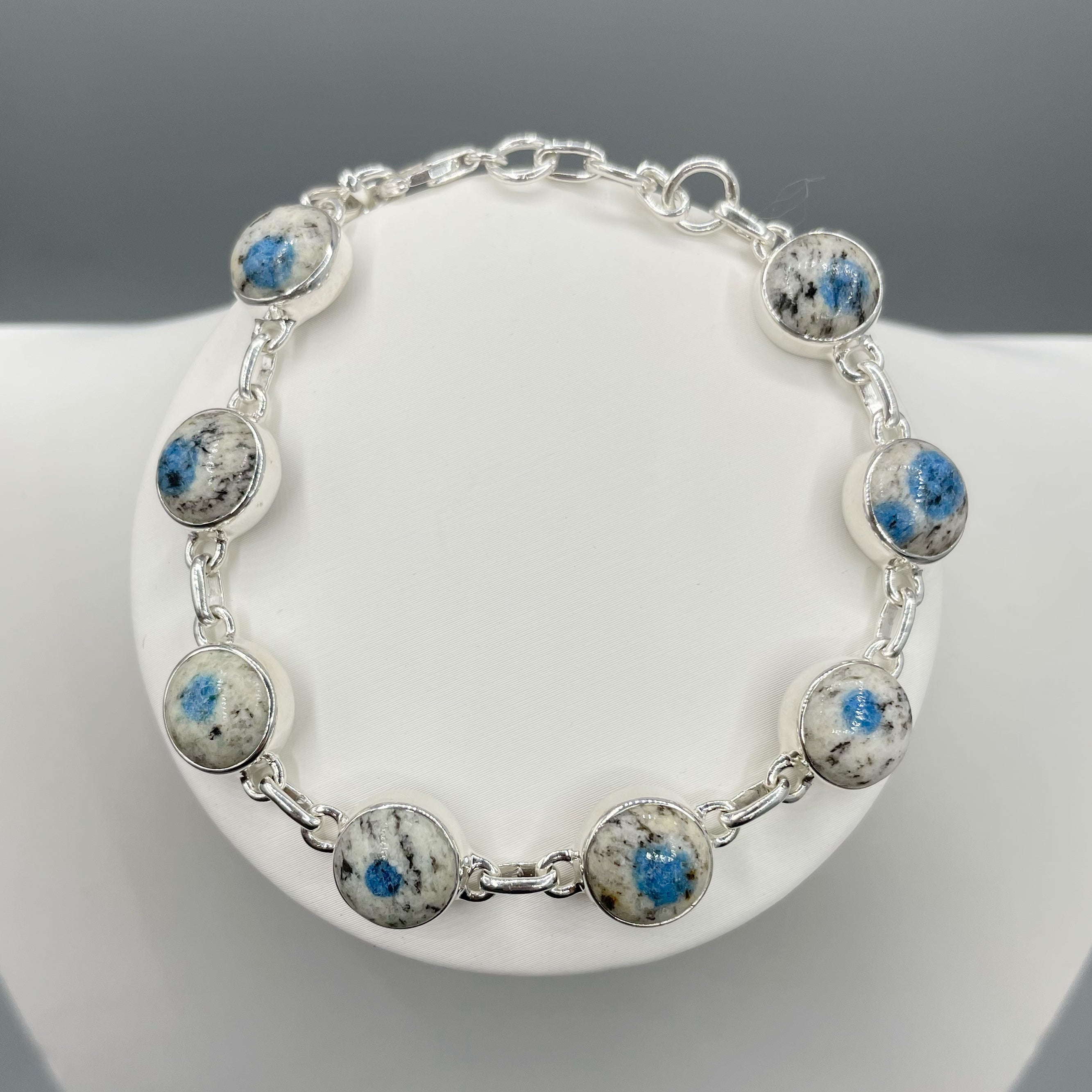Bracciale Azzurrite in Granito (K2) e Argento 925 - tondo