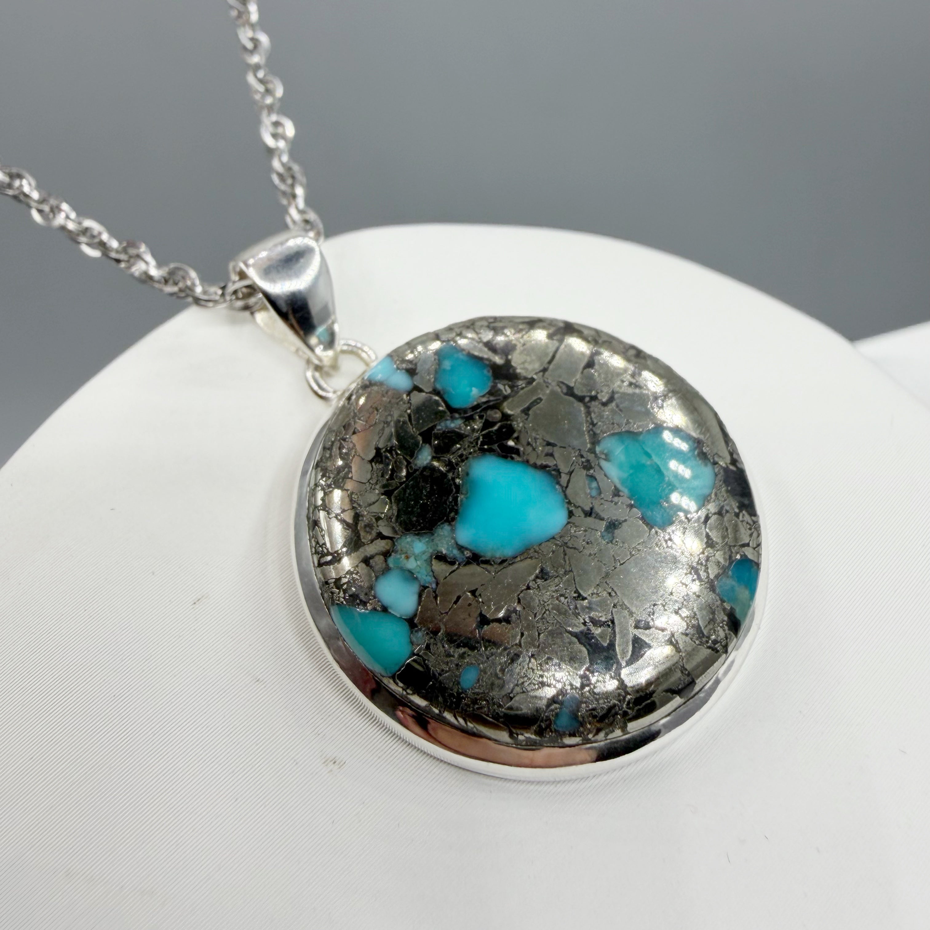 Ciondolo Turchese Naturale in Pirite | Argento 925 - Tondo