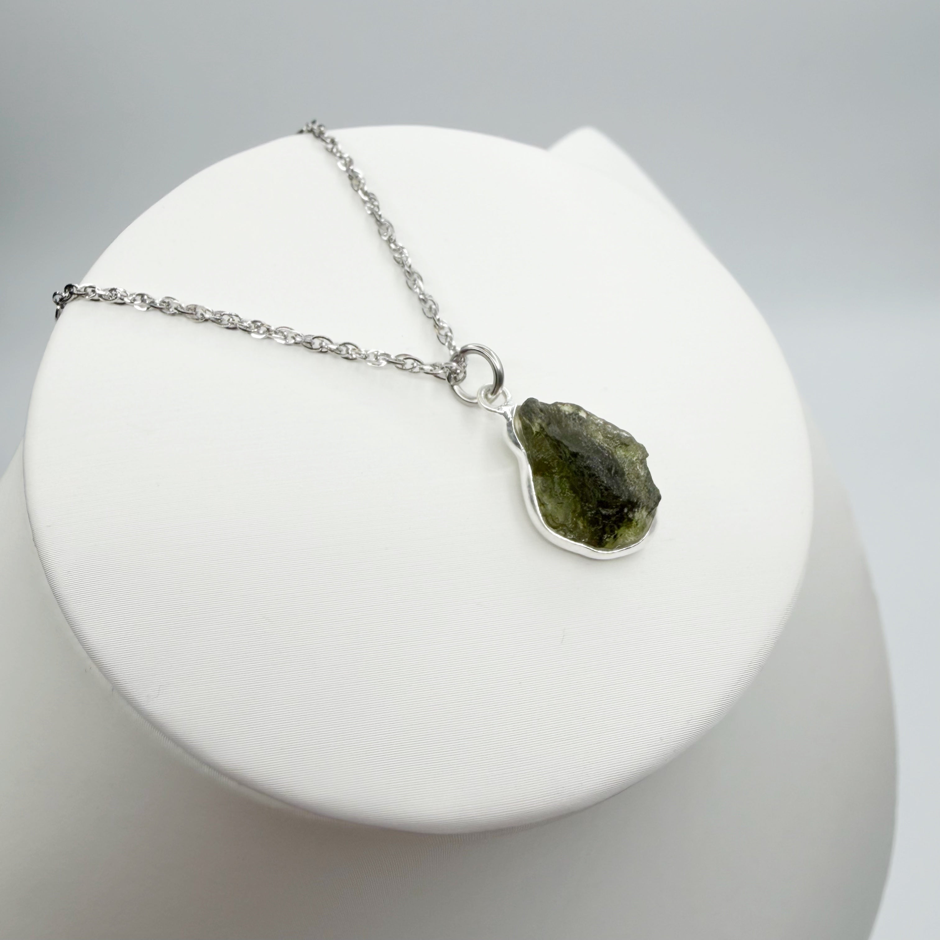Ciondolo Moldavite Grezza e Argento 925