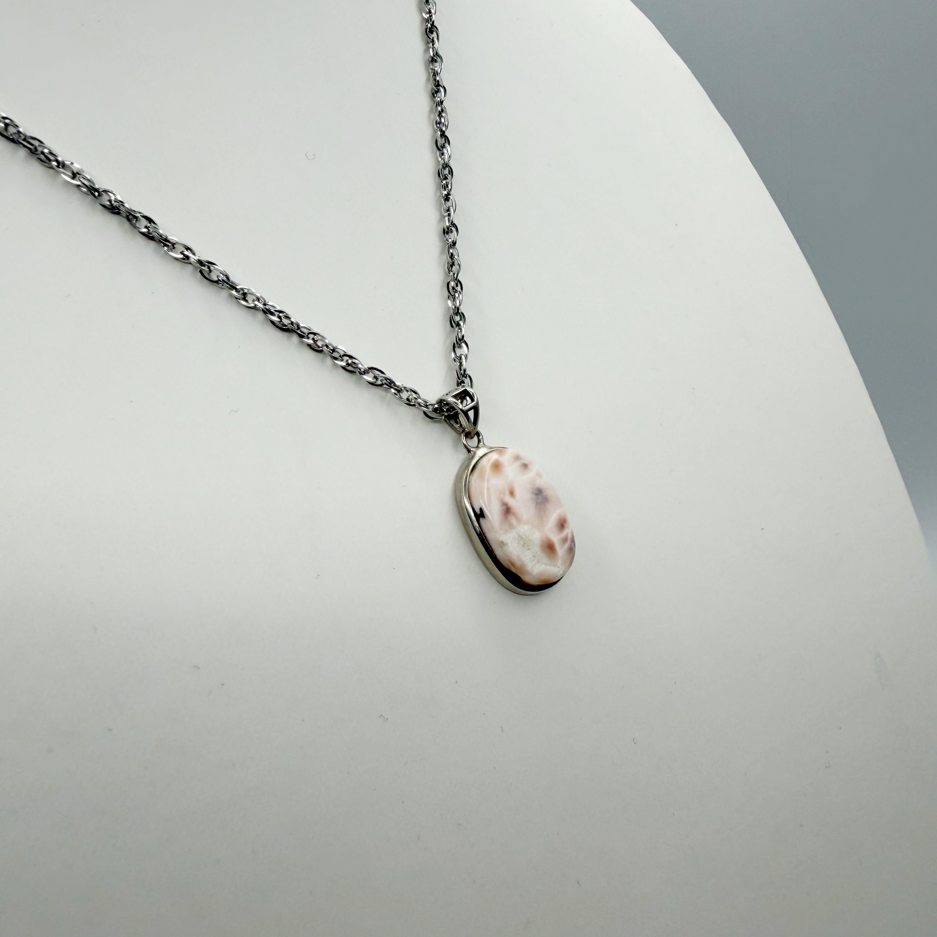Ciondolo Natrolite e Argento 925 - Ovale