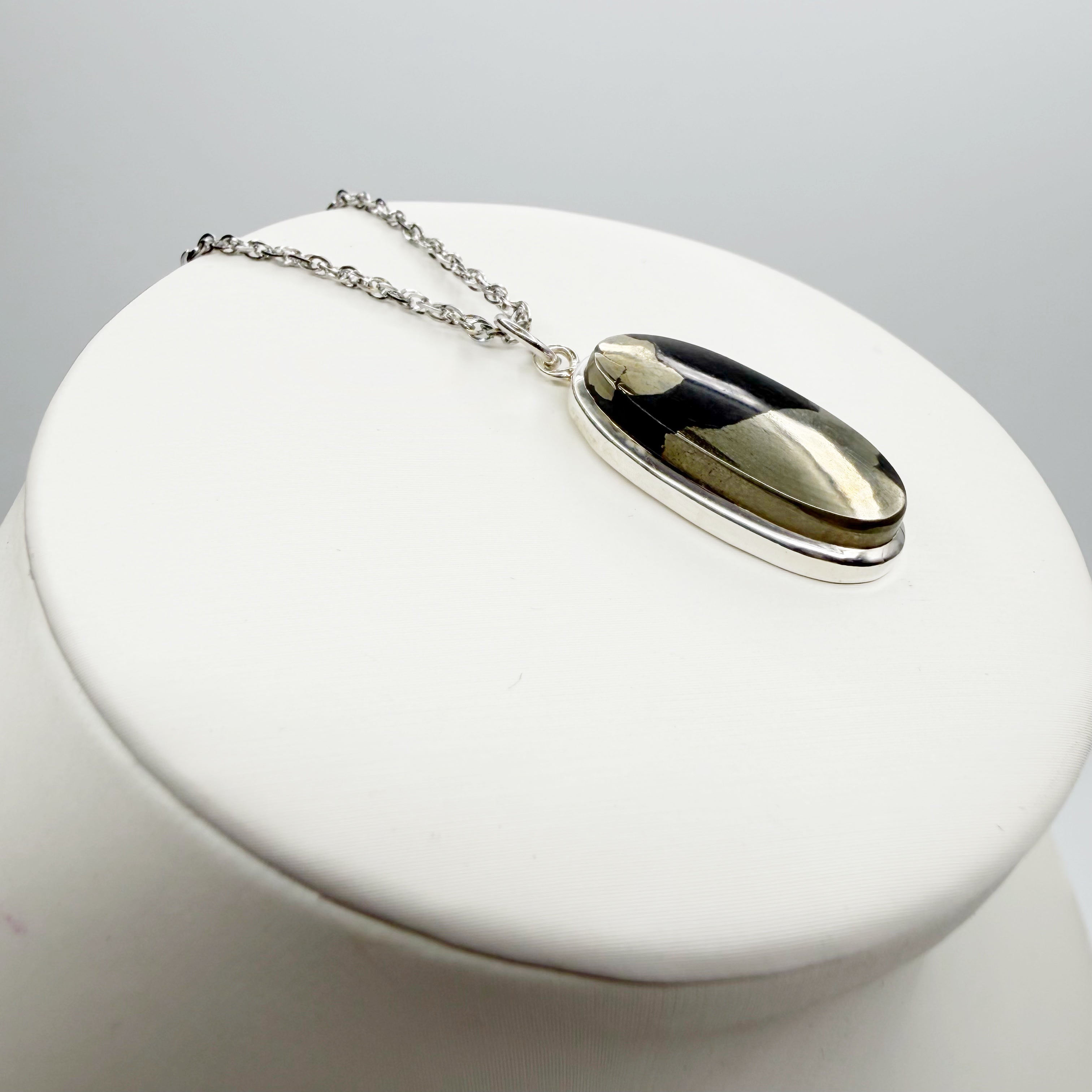Ciondolo Pirite in Magnetite - Argento 925