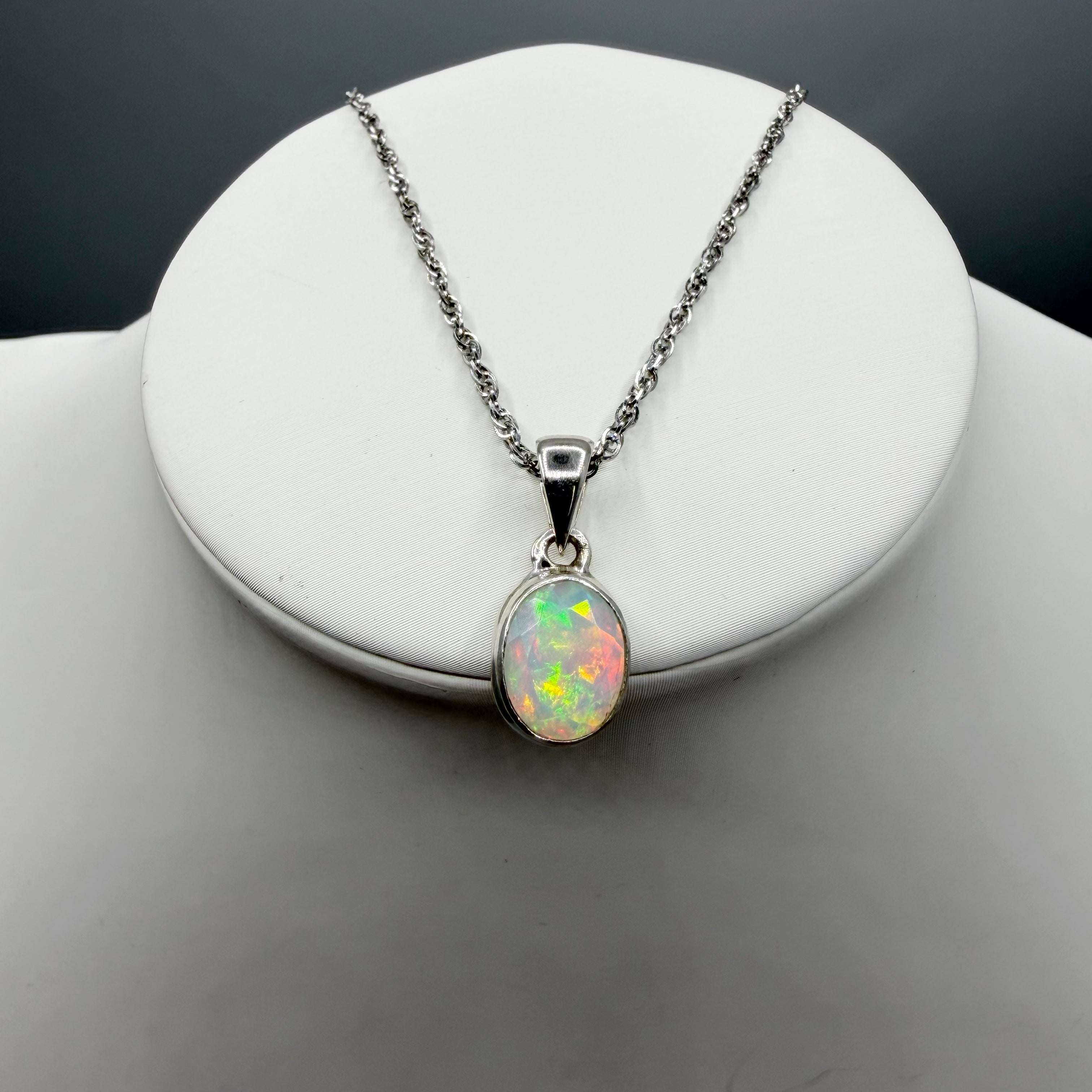 Ciondolo Opale Etiope Sfaccettato Ovale - Argento 925