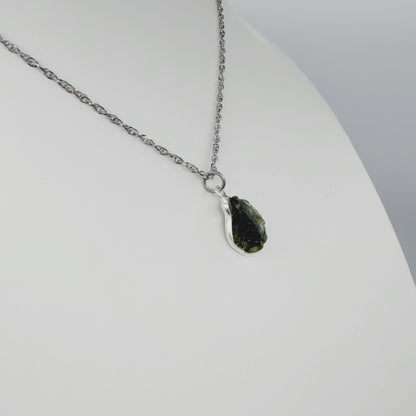 Ciondolo Moldavite Grezza e Argento 925