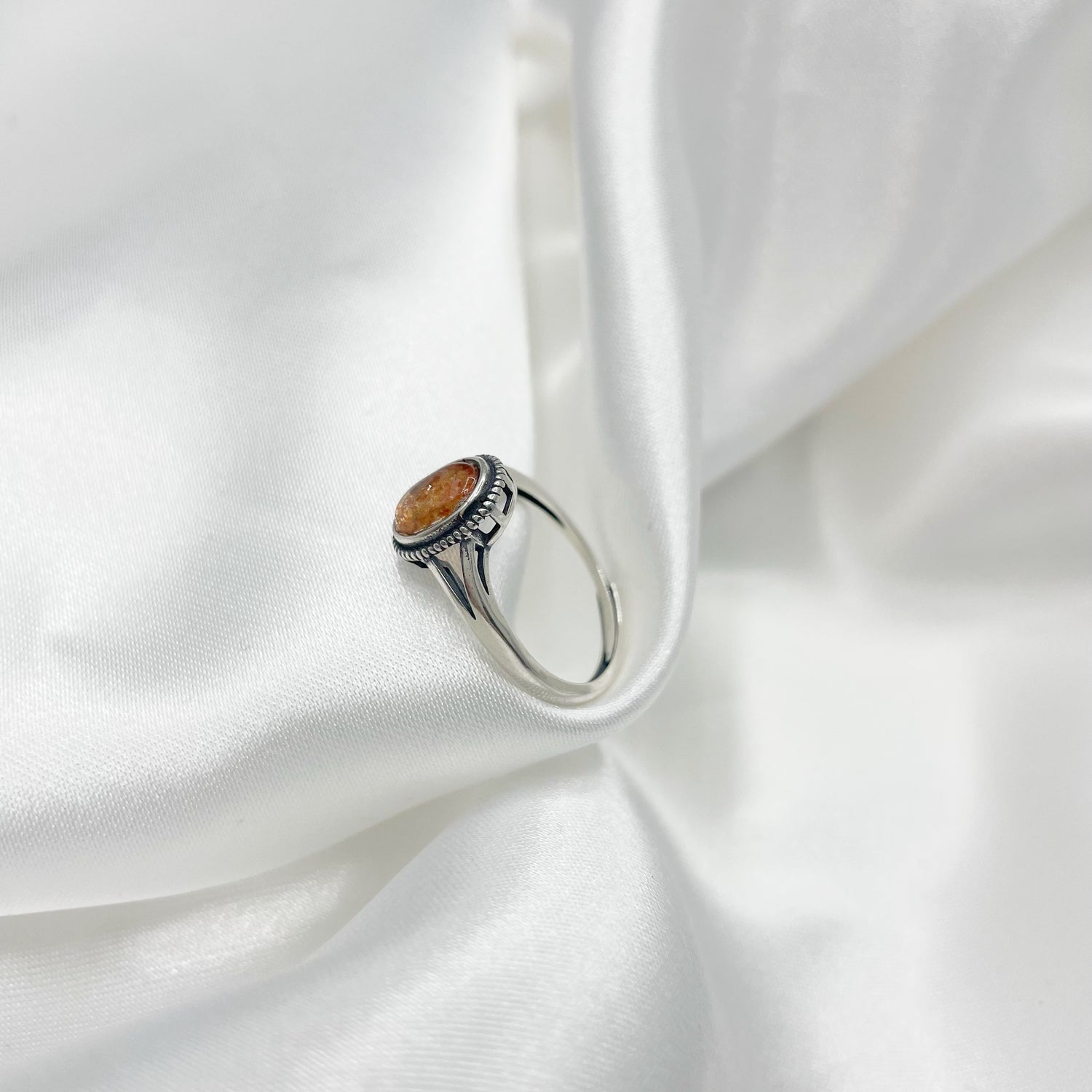 Anello Pietra del Sole e Argento 925