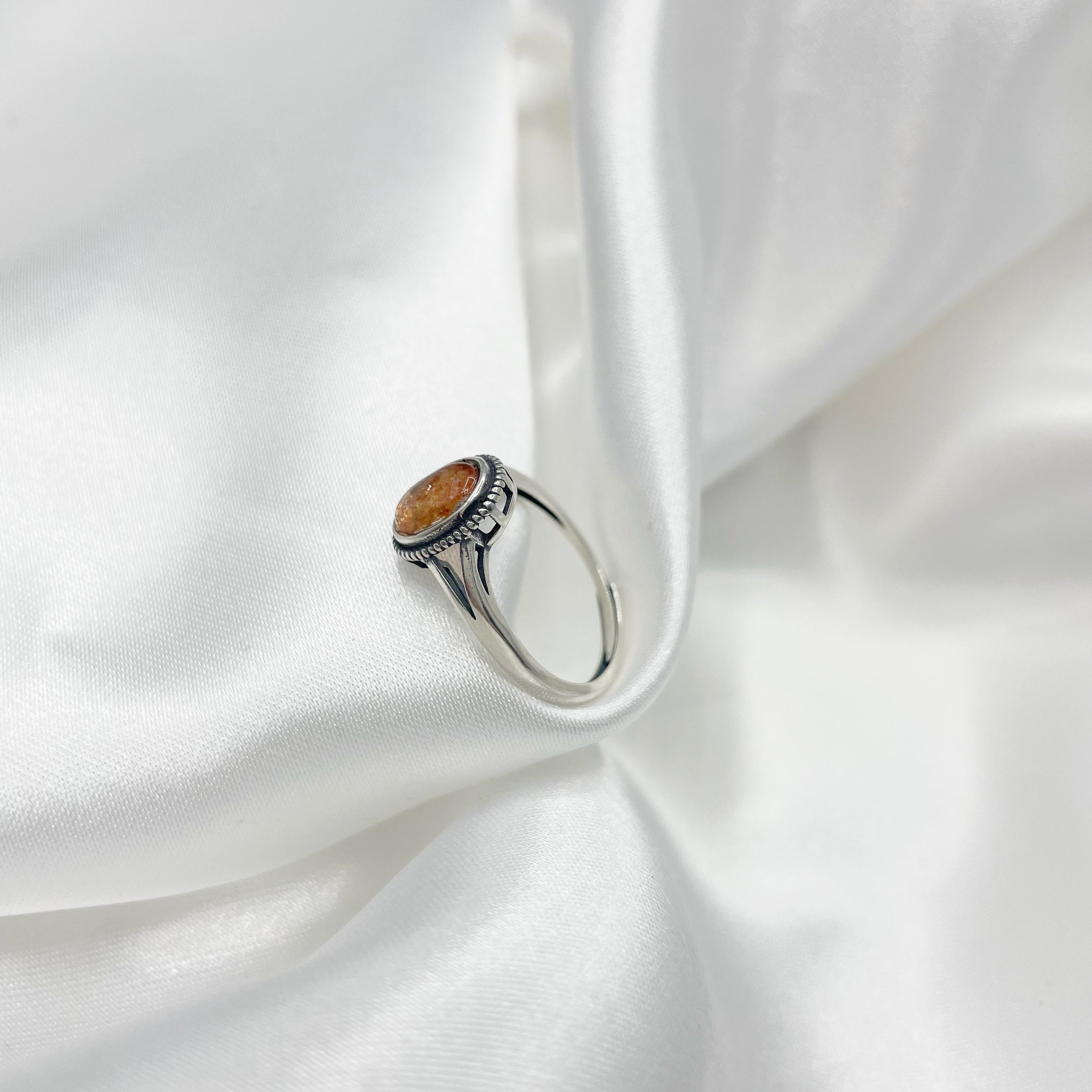 Anello Pietra del Sole e Argento 925