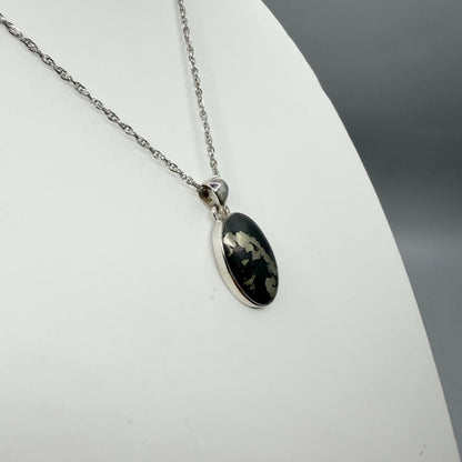 Ciondolo Pirite in Basalto - Argento 925 - Ovale