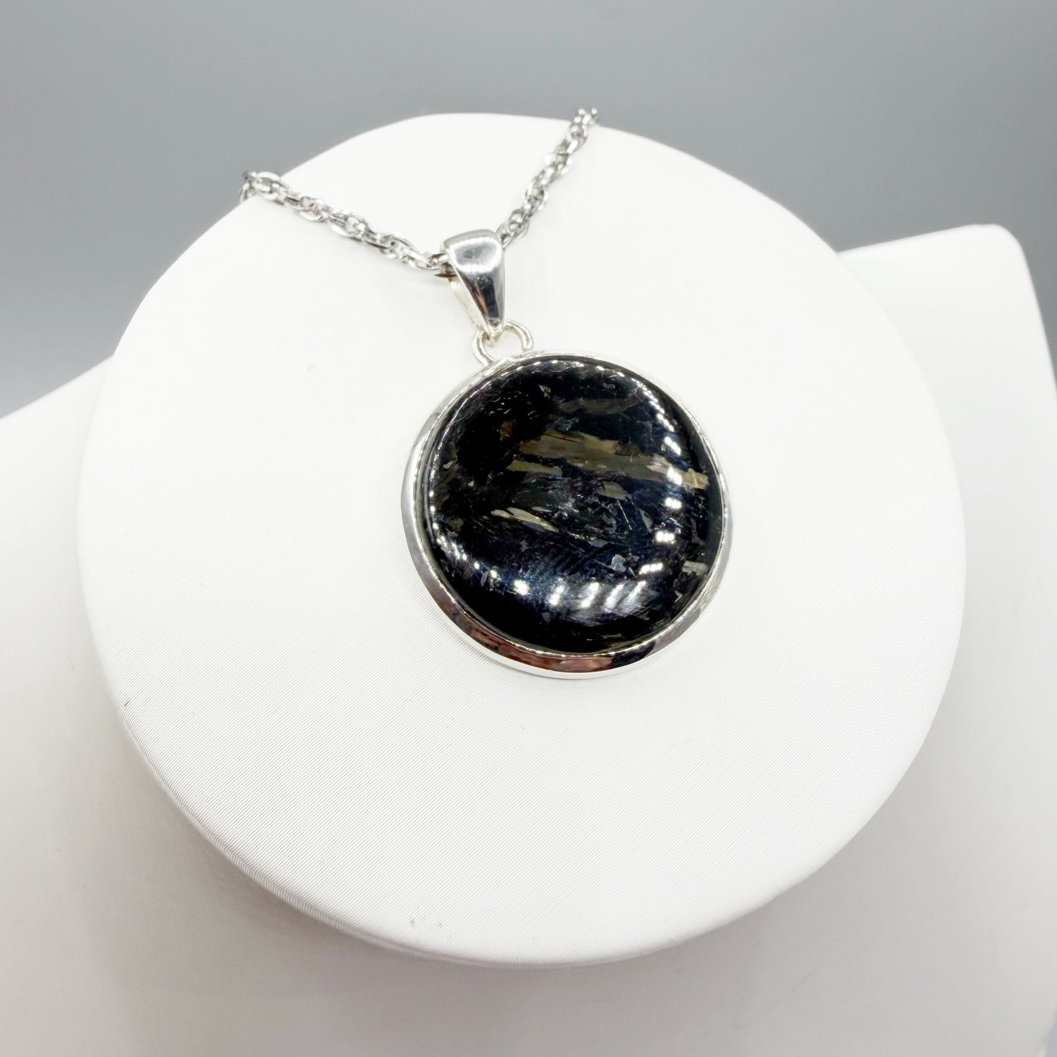 Ciondolo Nuummite Argento 925 - Tondo